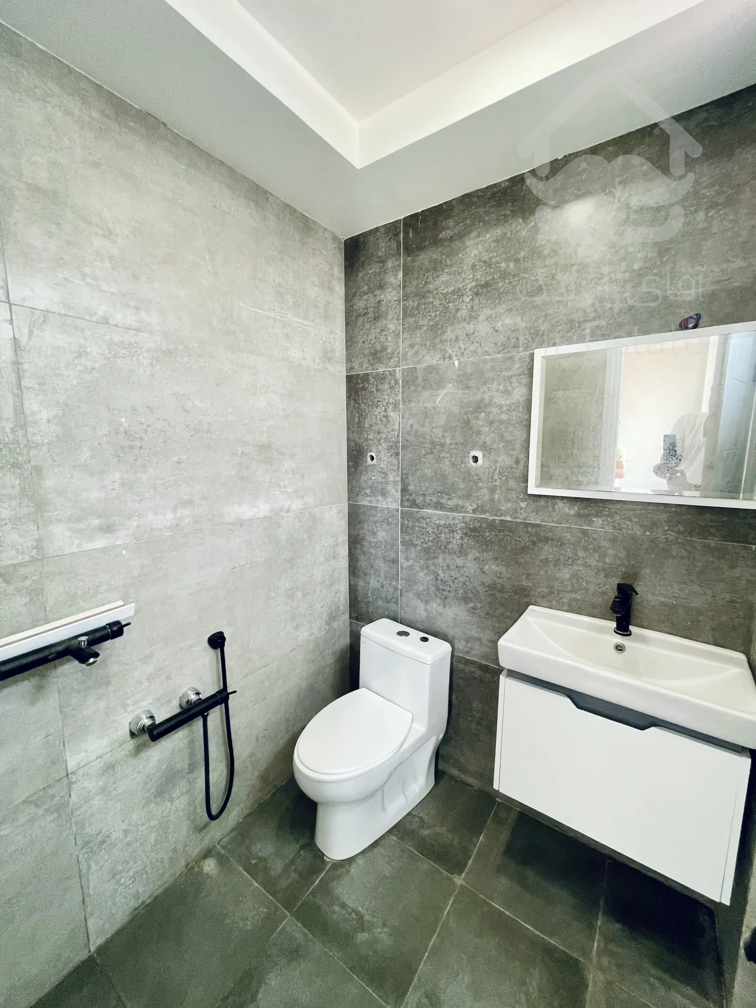 فروش ویلا مدرن و استخردار در عباس آباد ( نوساز )