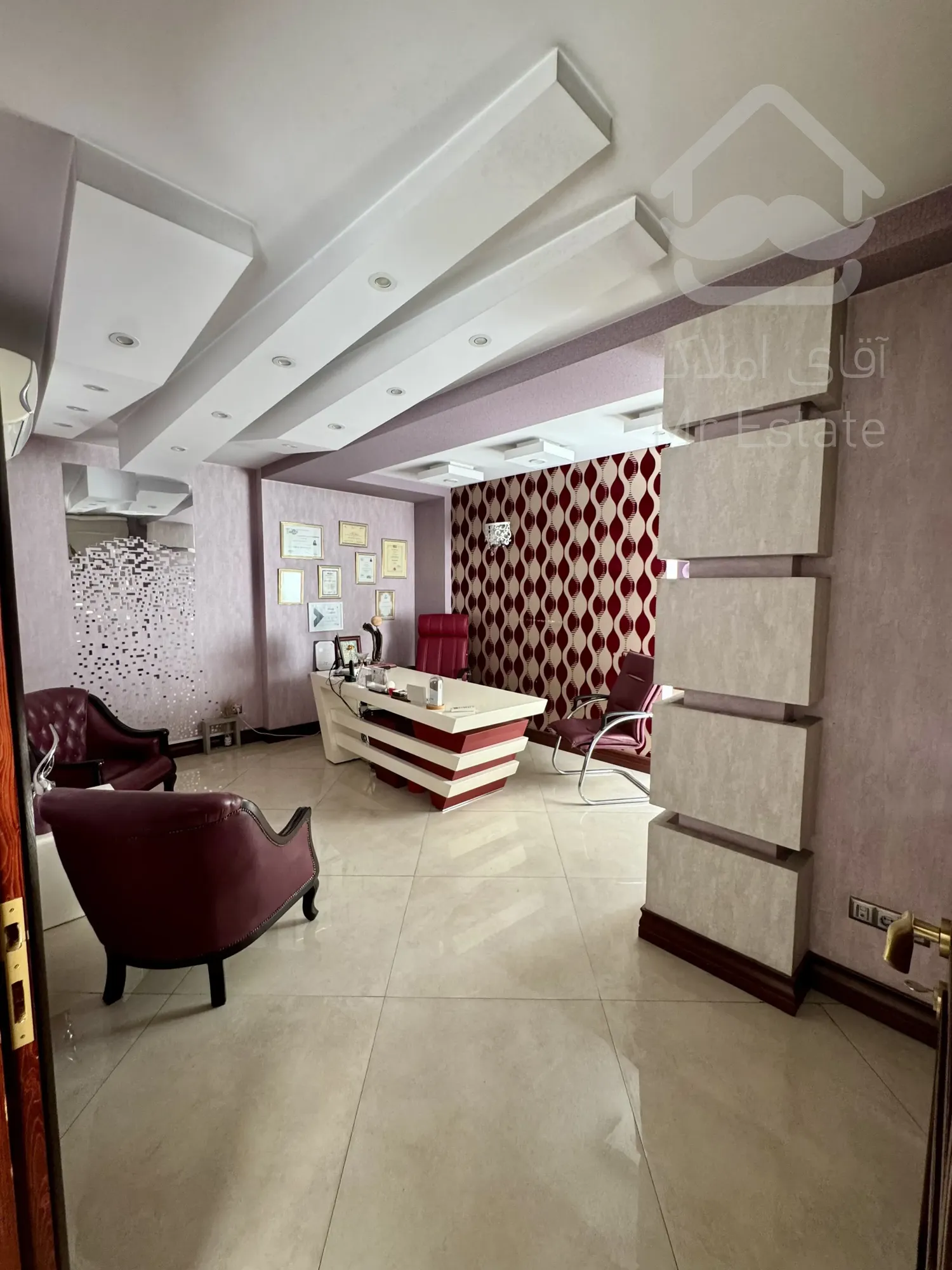 لوکیشن بی نظیر بر خیابان اندرزگو-145 متر