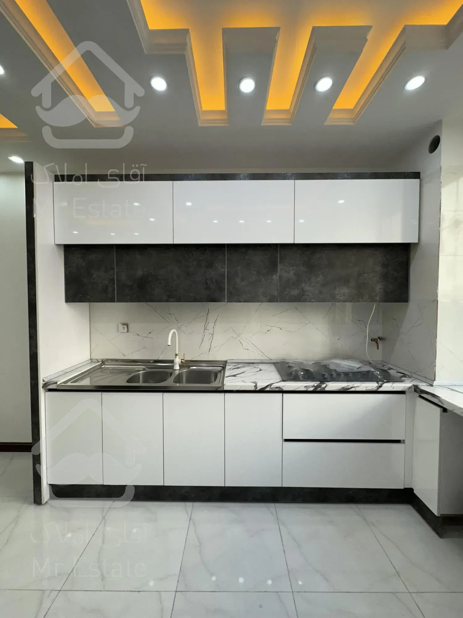 آپارتمان نوساز حیاط دار