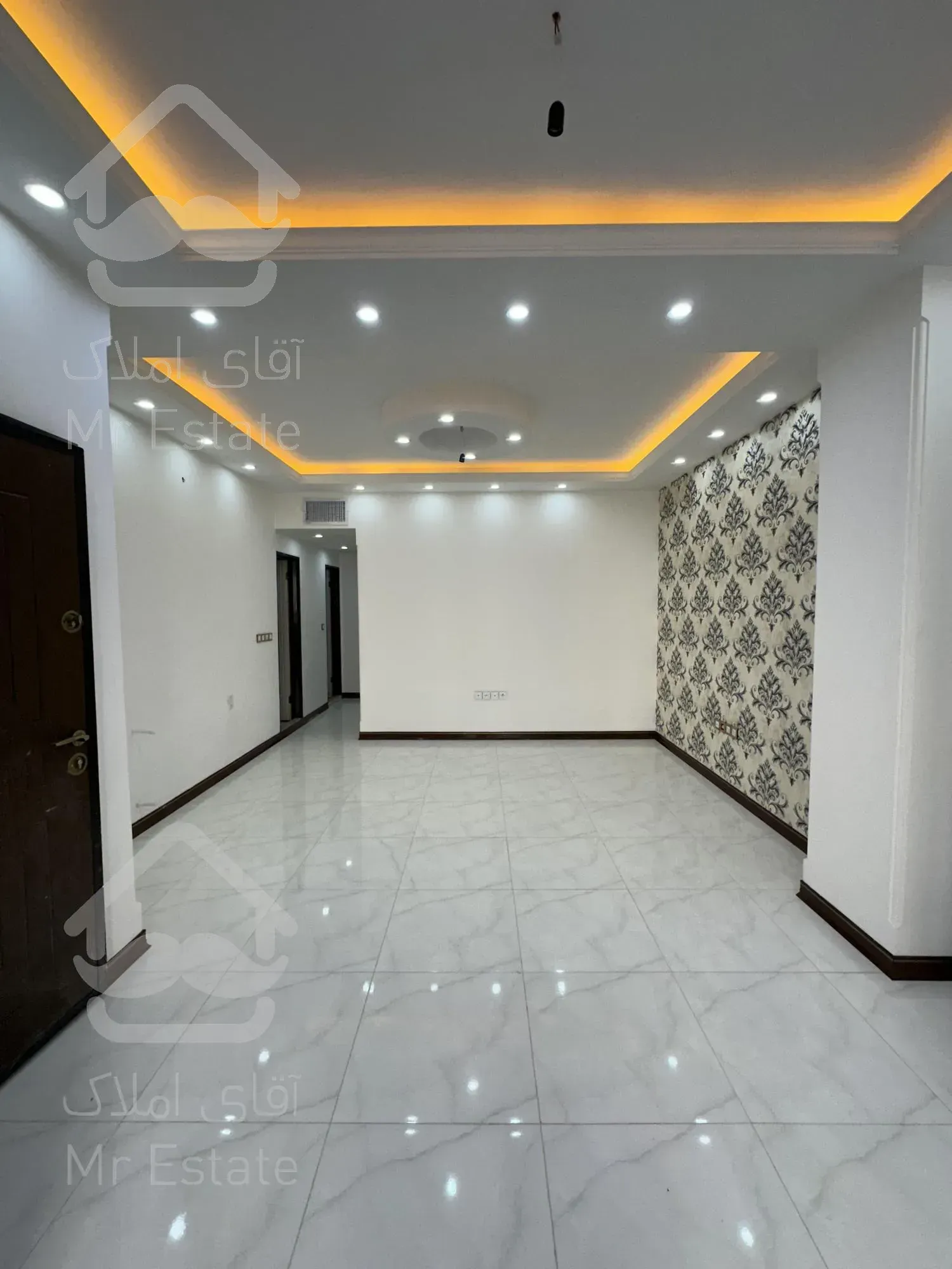 آپارتمان نوساز حیاط دار