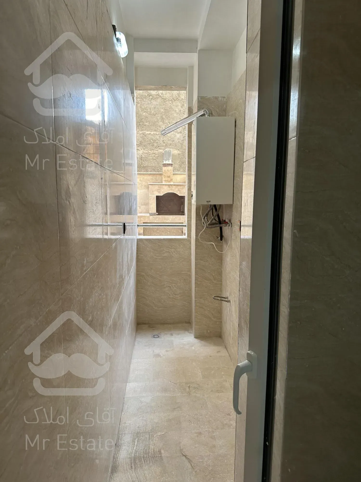 آپارتمان نوساز حیاط دار