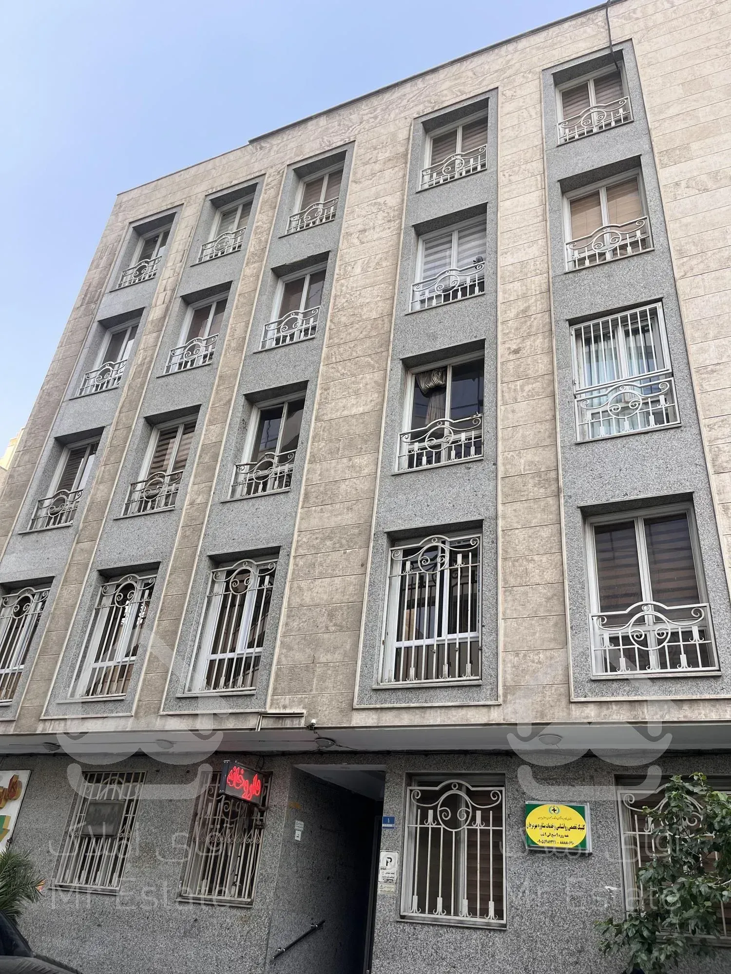 جردن/ ونک/۱۷۰متر/ساختمان پزشکان/تابلوخور