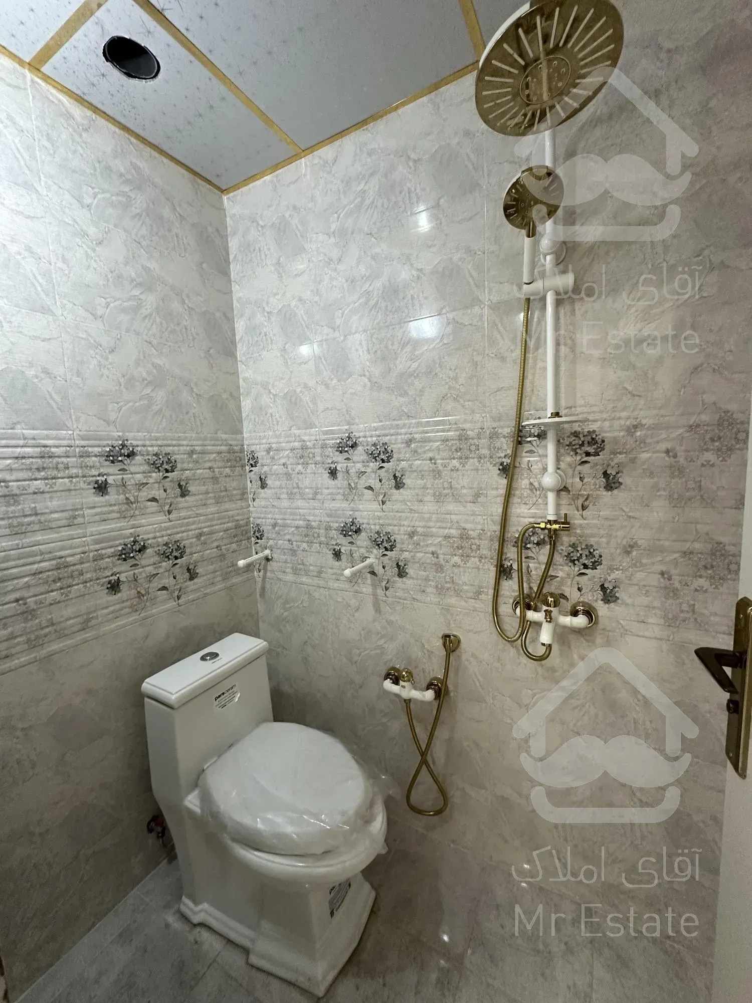 آپارتمان نوساز حیاط دار