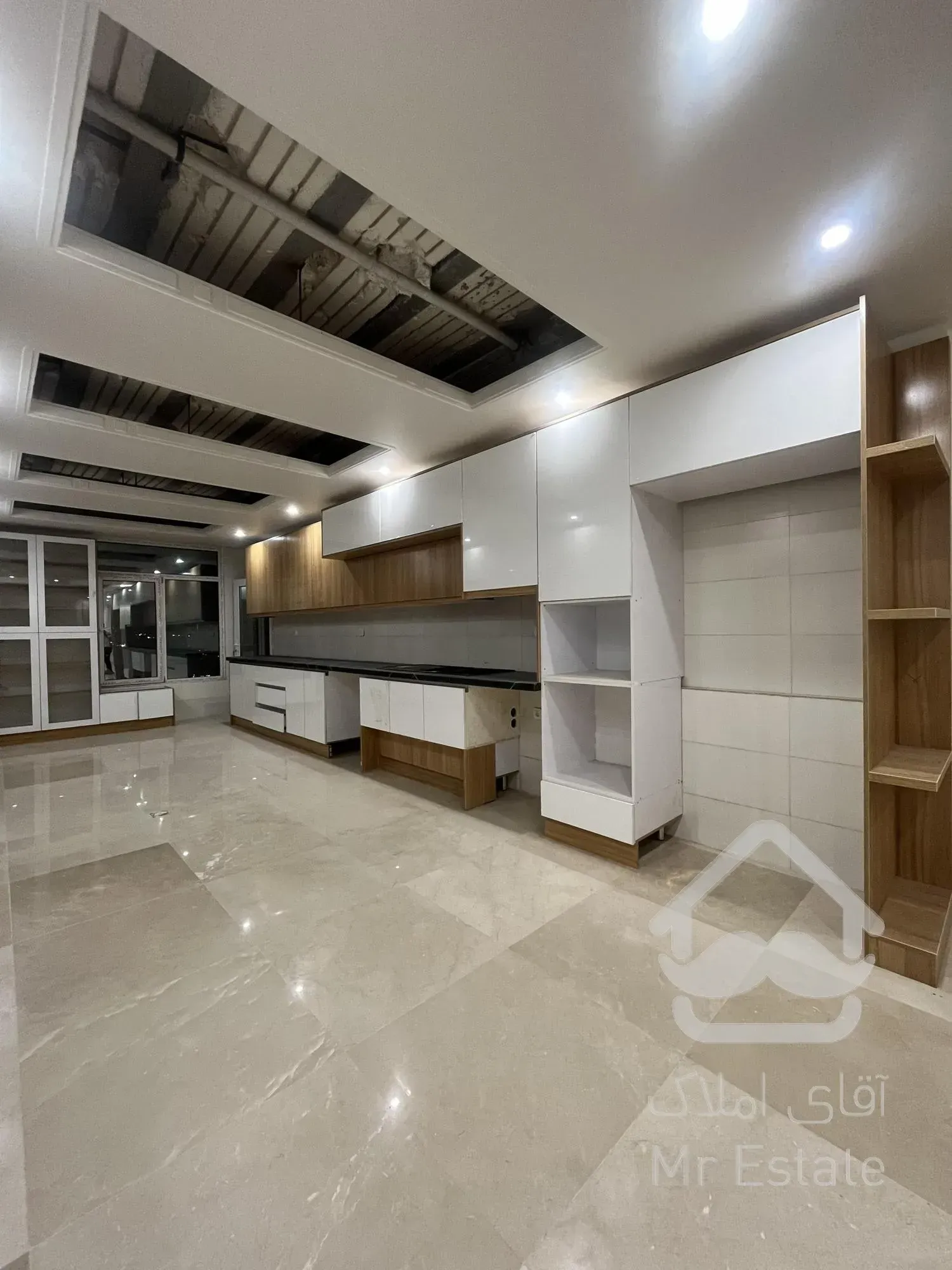 ۲۷۵ متر ، ۴ خواب ، پاسداران