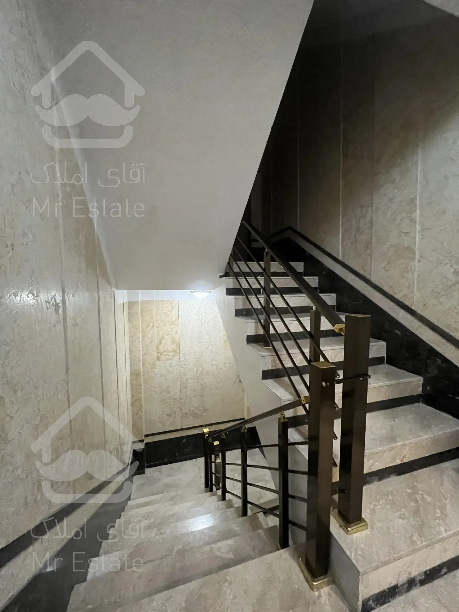 ۲۷۵ متر ، ۴ خواب ، پاسداران