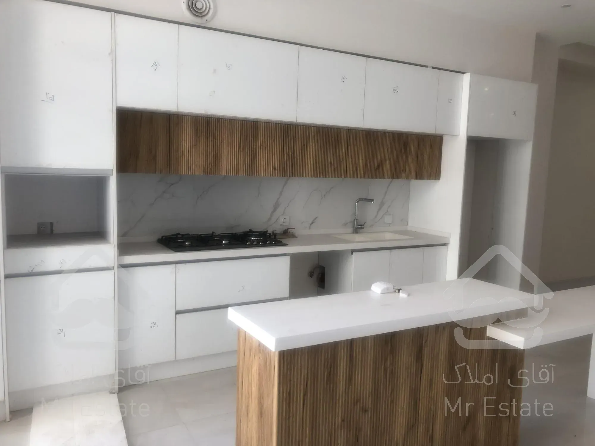 اجاره آپارتمان 2 تا 4خواب در برج با مشاعات آبی در پونک