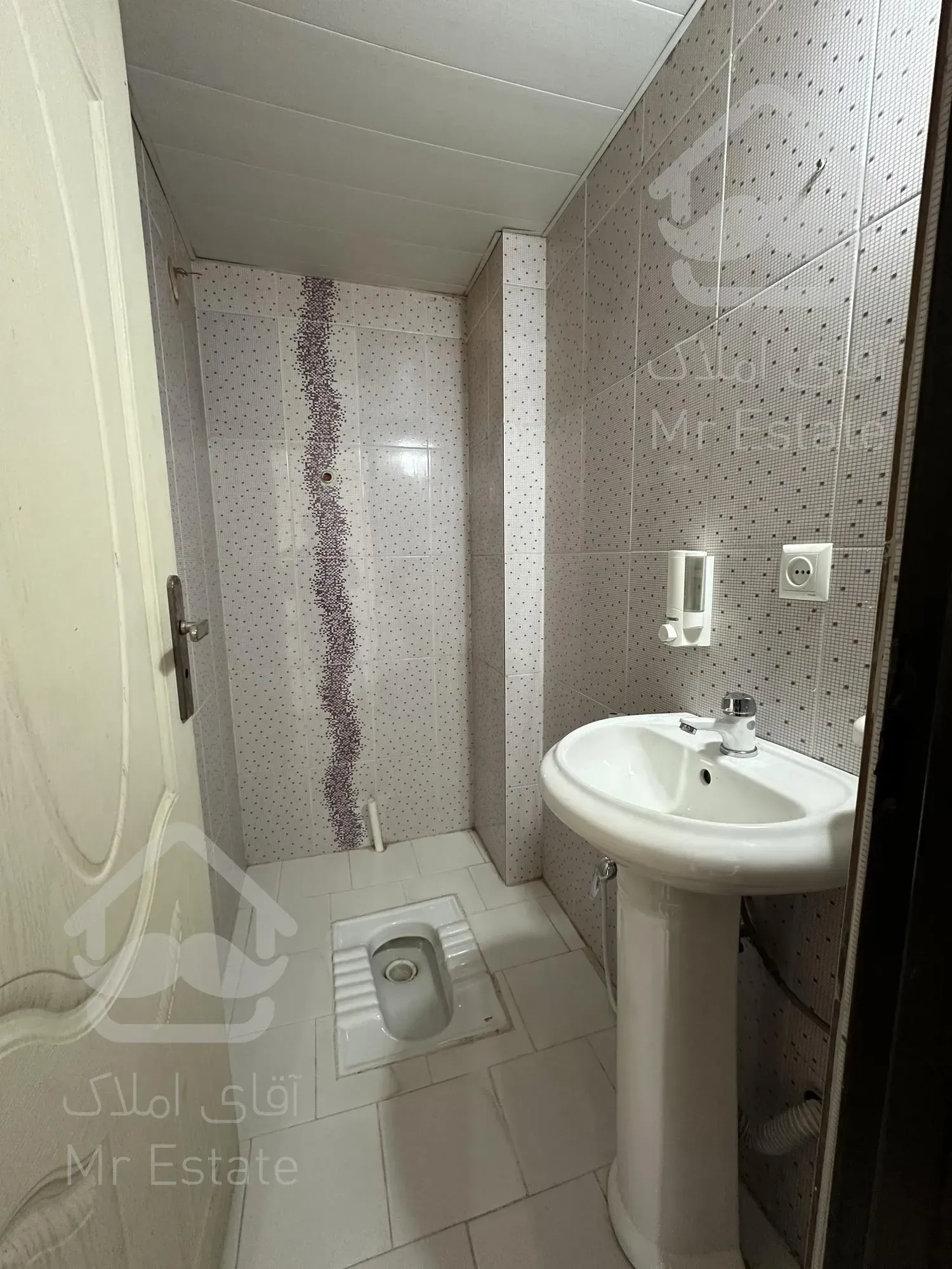 ۵۲ متری نقلی و شیک