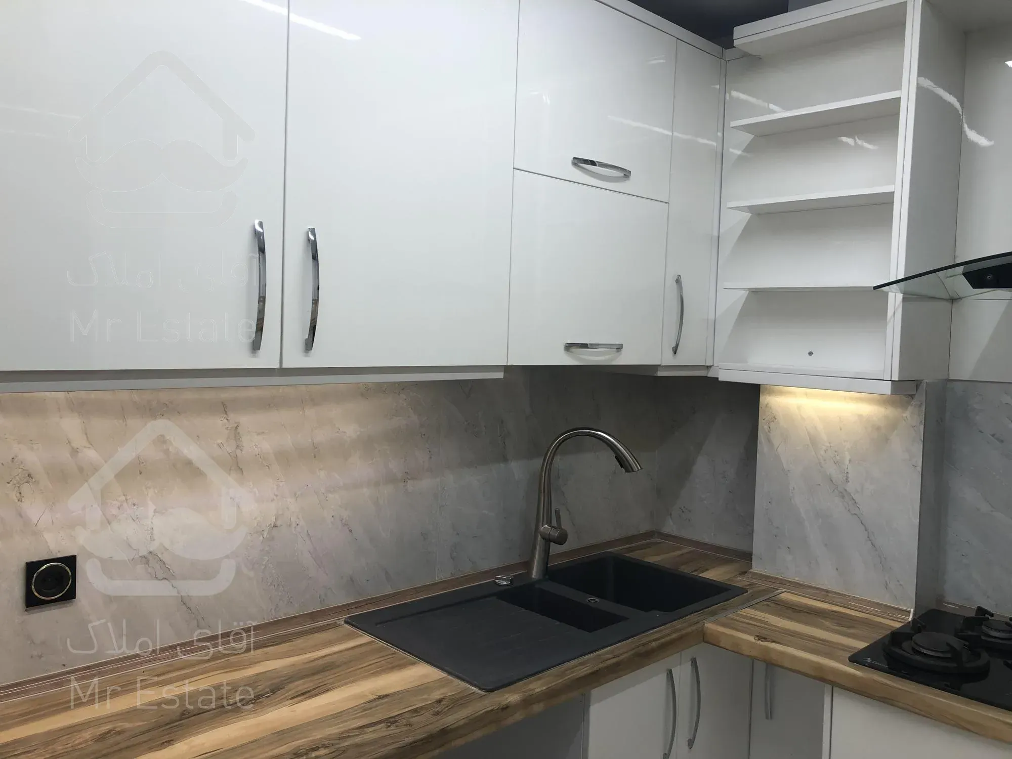 سعادت آباد135متر بالای کاج