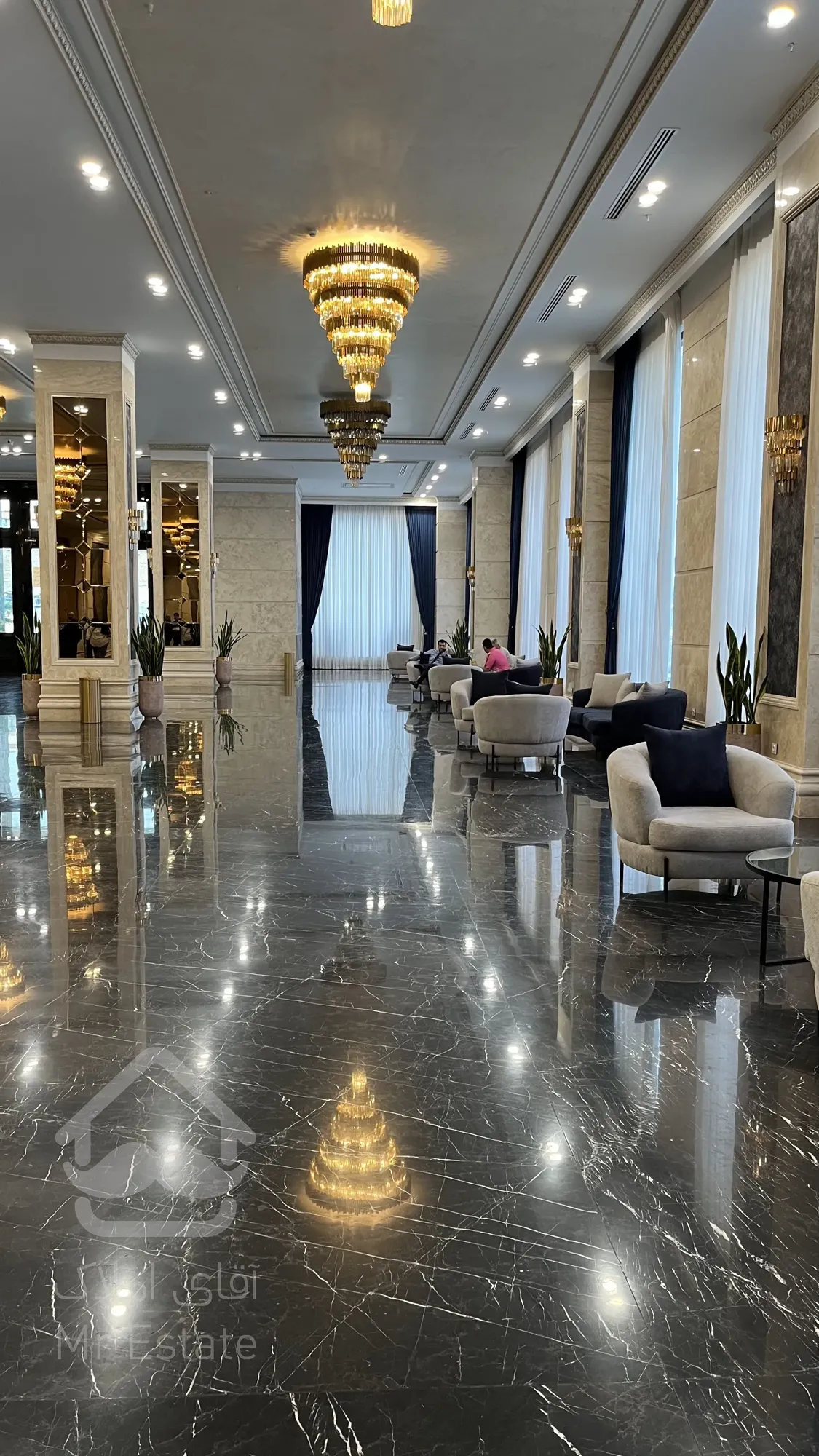 پیش فروش واحد تجاری 27 متری در رونیکامال پونک،تجمل در قلب تجارت