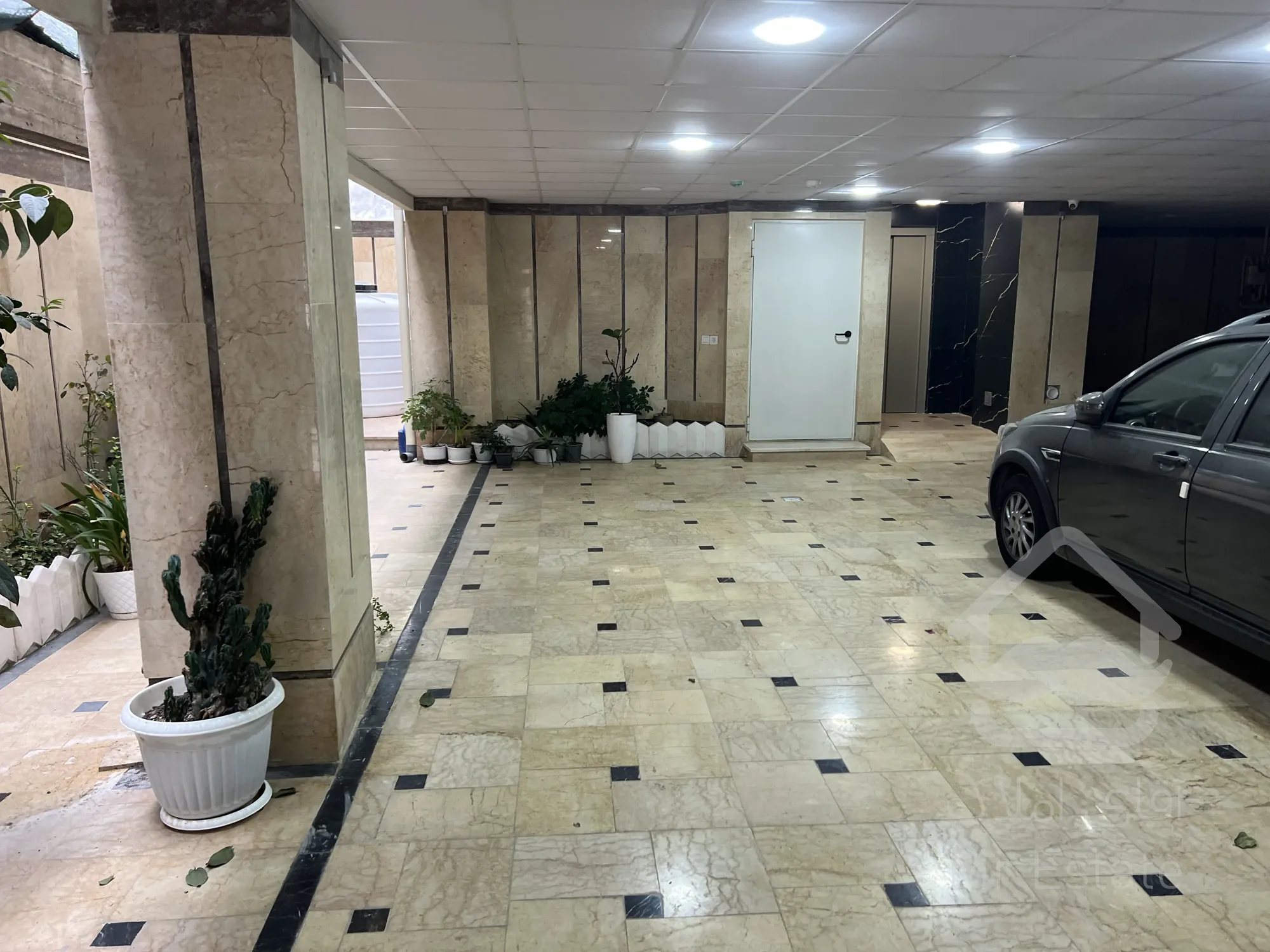 اپارتمان کلید نخورده