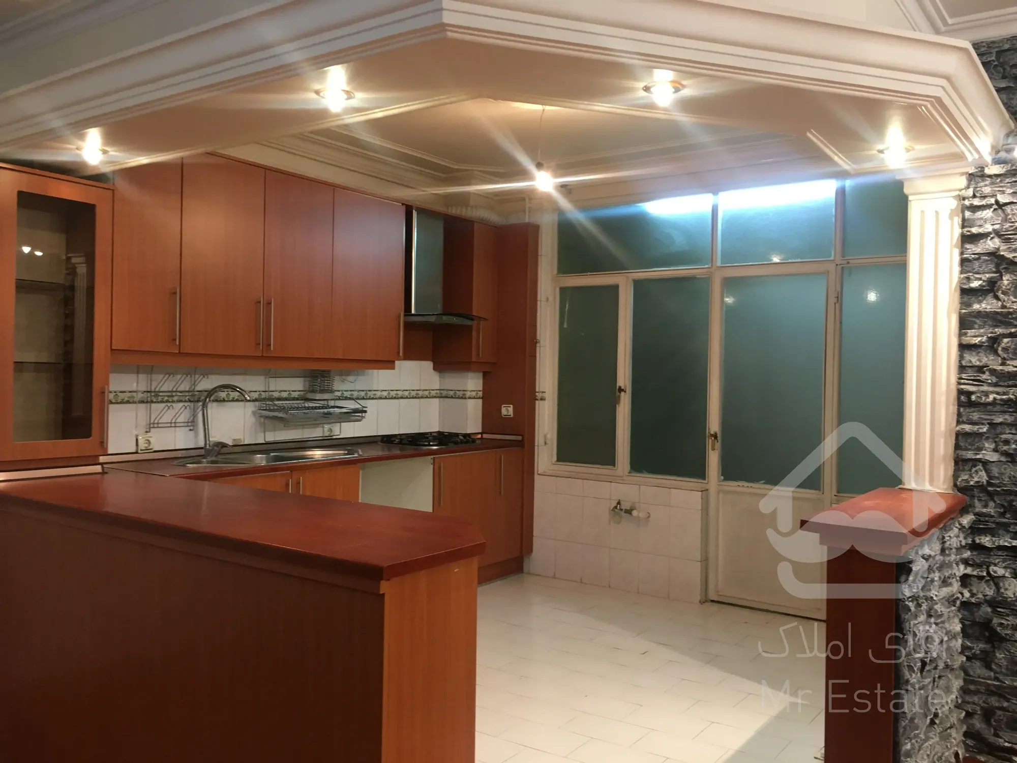 اپارتمان ٨٠ متري در خيابان ١٦ شهرداري