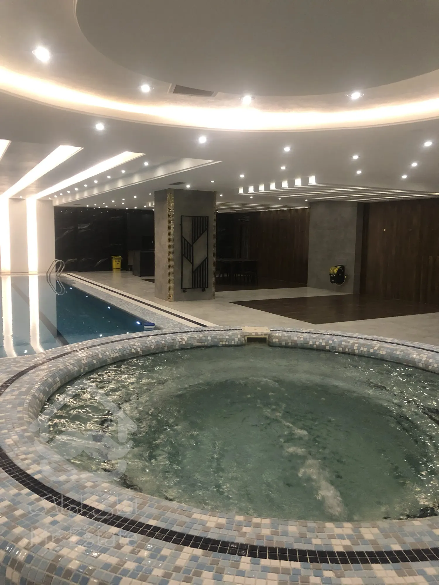 فروش واحد 114 متری دوخواب خوش نقشه رونیکاپالاس لاله