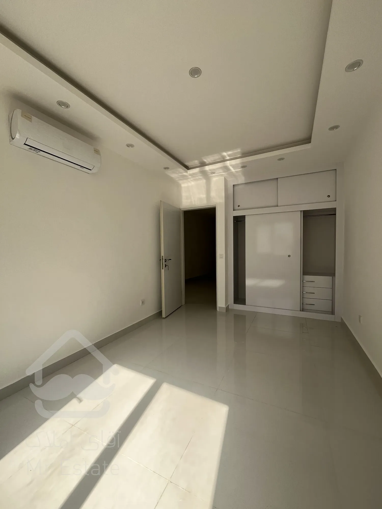 فروش آپارتمان ۲۲۵ متری سی متری تک واحدی ۴ خوابه