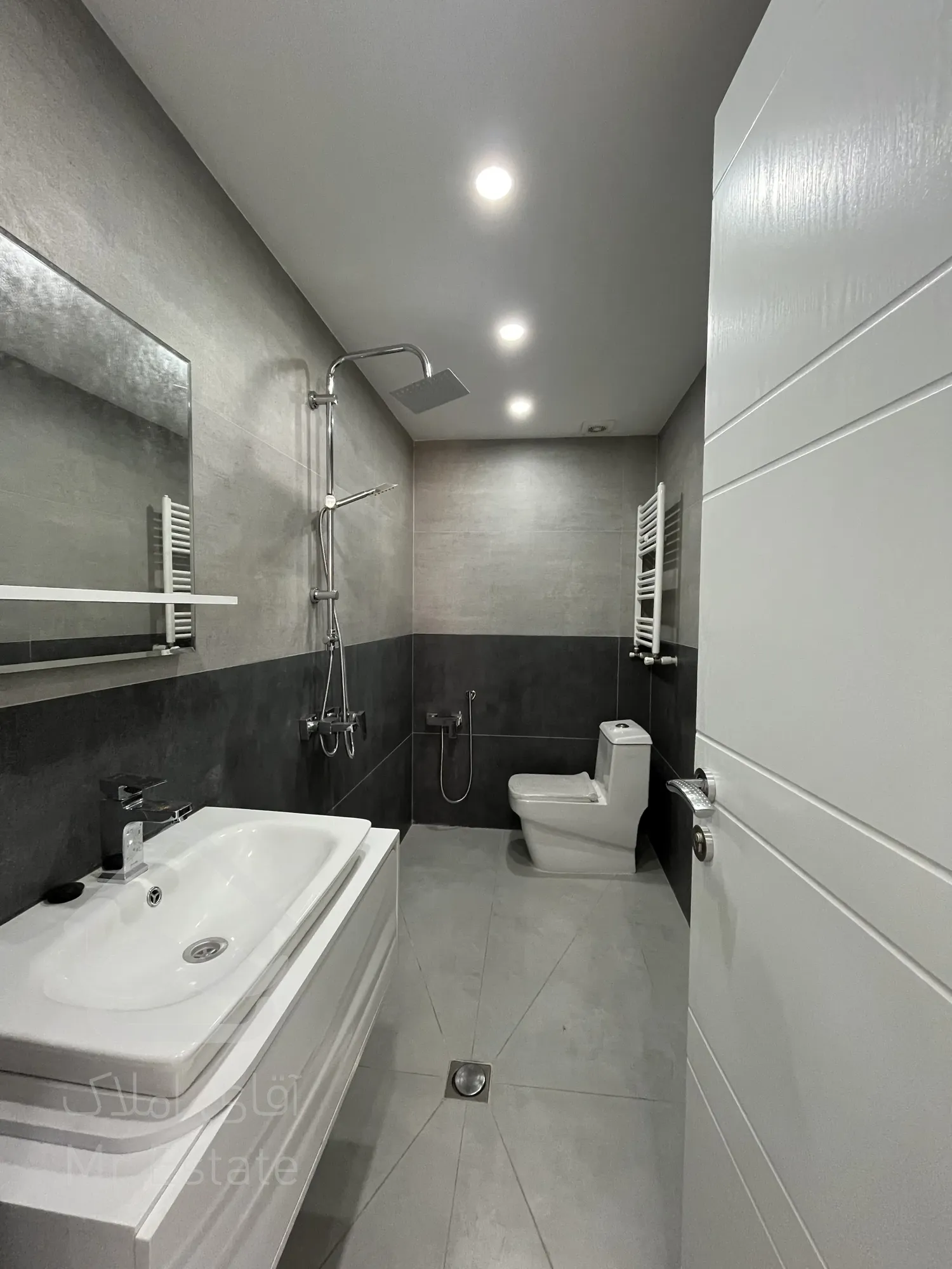 فروش آپارتمان ۲۲۵ متری سی متری تک واحدی ۴ خوابه