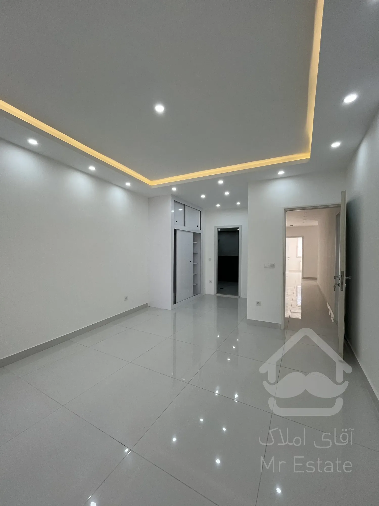 فروش آپارتمان ۲۲۵ متری سی متری تک واحدی ۴ خوابه