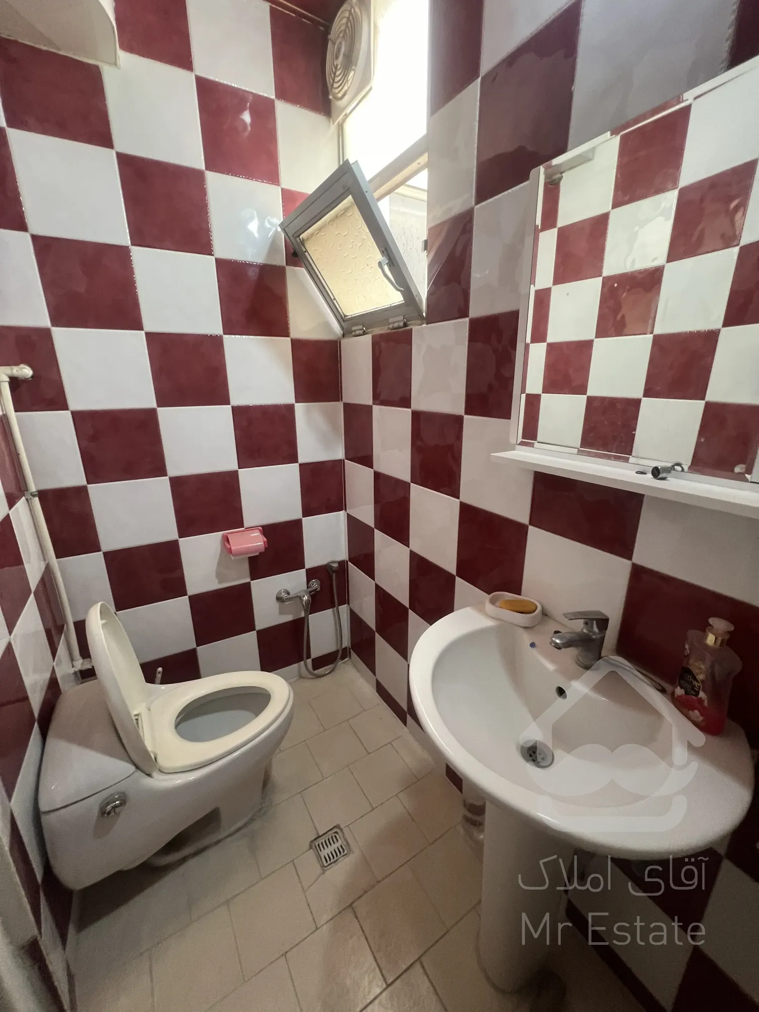 اجاره منزل دوطبقه و زیر زمین دربست در سالاریه