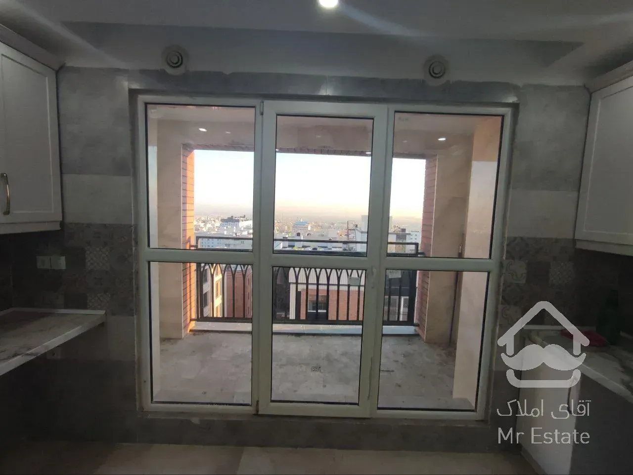 ۱۱۵ متر کلید نخورده اقامتی دلنشین با منظره ای ابدی