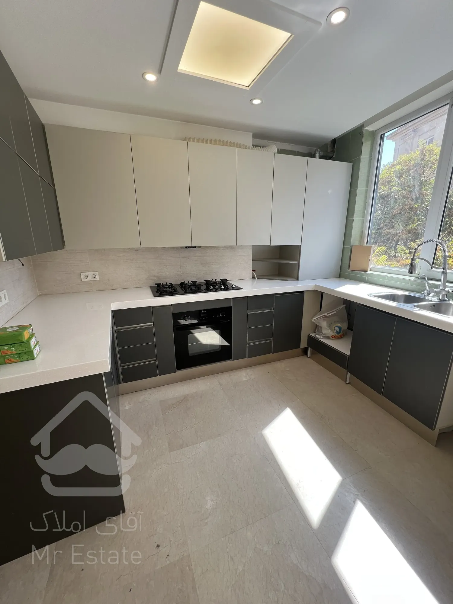 ۹۰ متر دو خواب در تاپ لوکیشن نیاوران