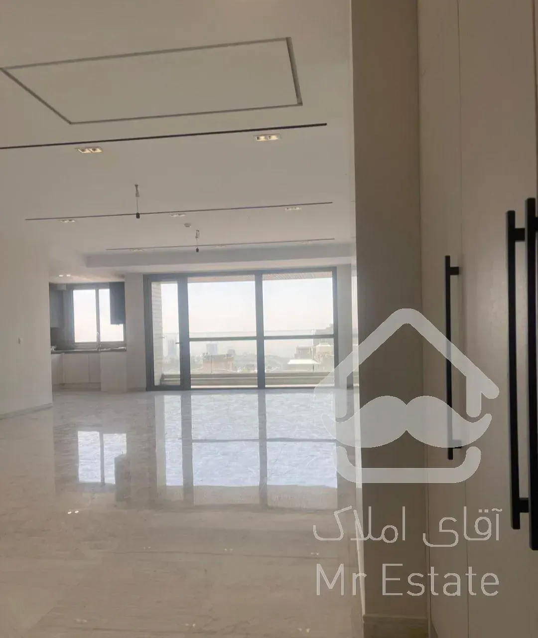 اپارتمان ۱۷۶ متری برای فروش در ازگل