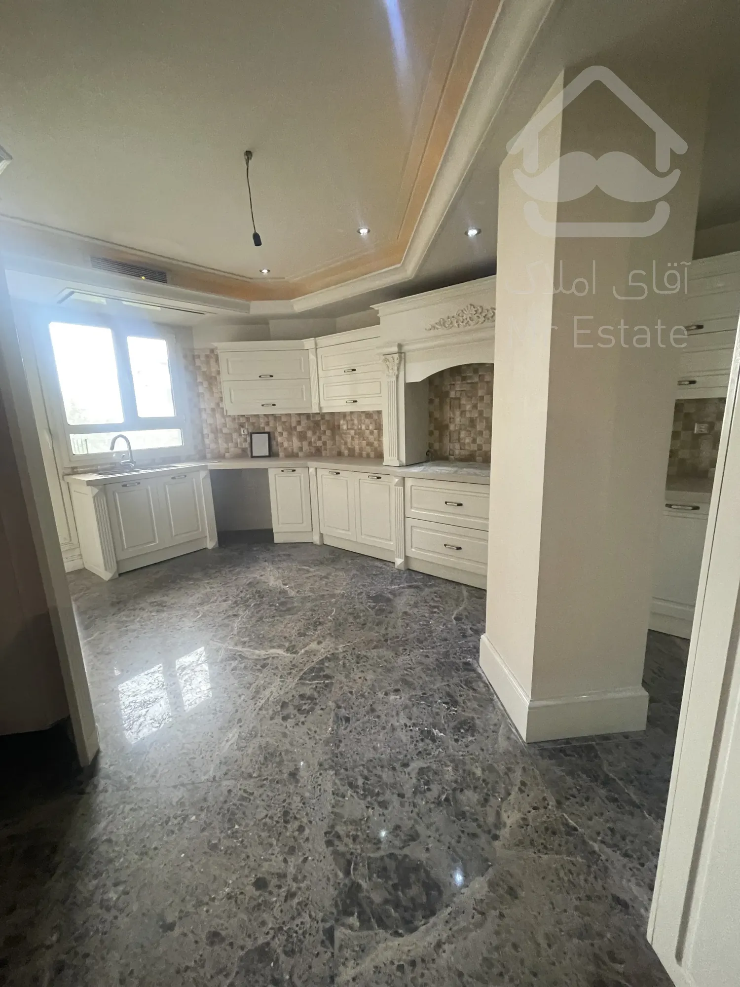 رهن آپارتمان ٢١٠متر/نياوران/٢تراس قابل چيدمان