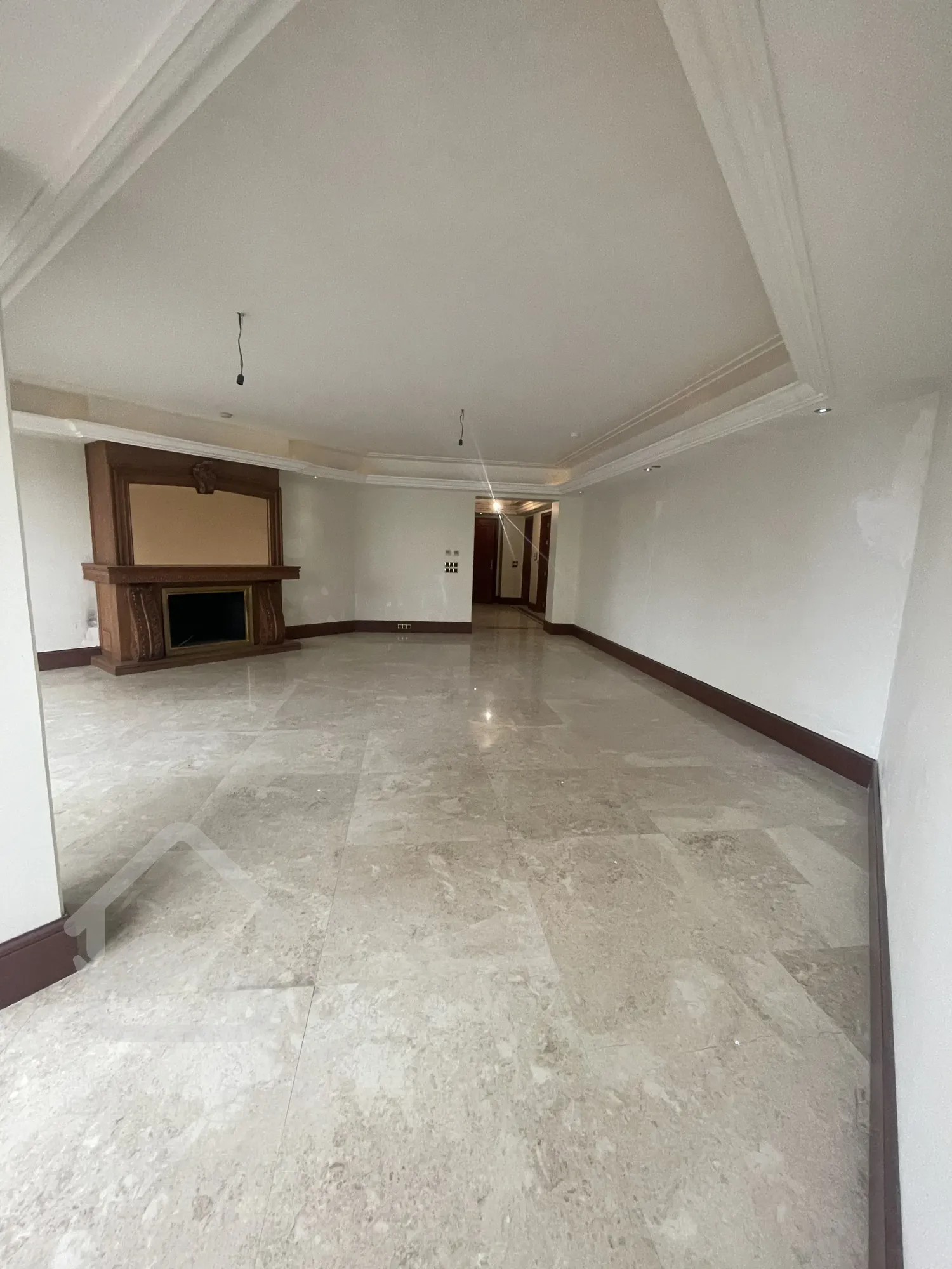 رهن آپارتمان ٢١٠متر/نياوران/٢تراس قابل چيدمان