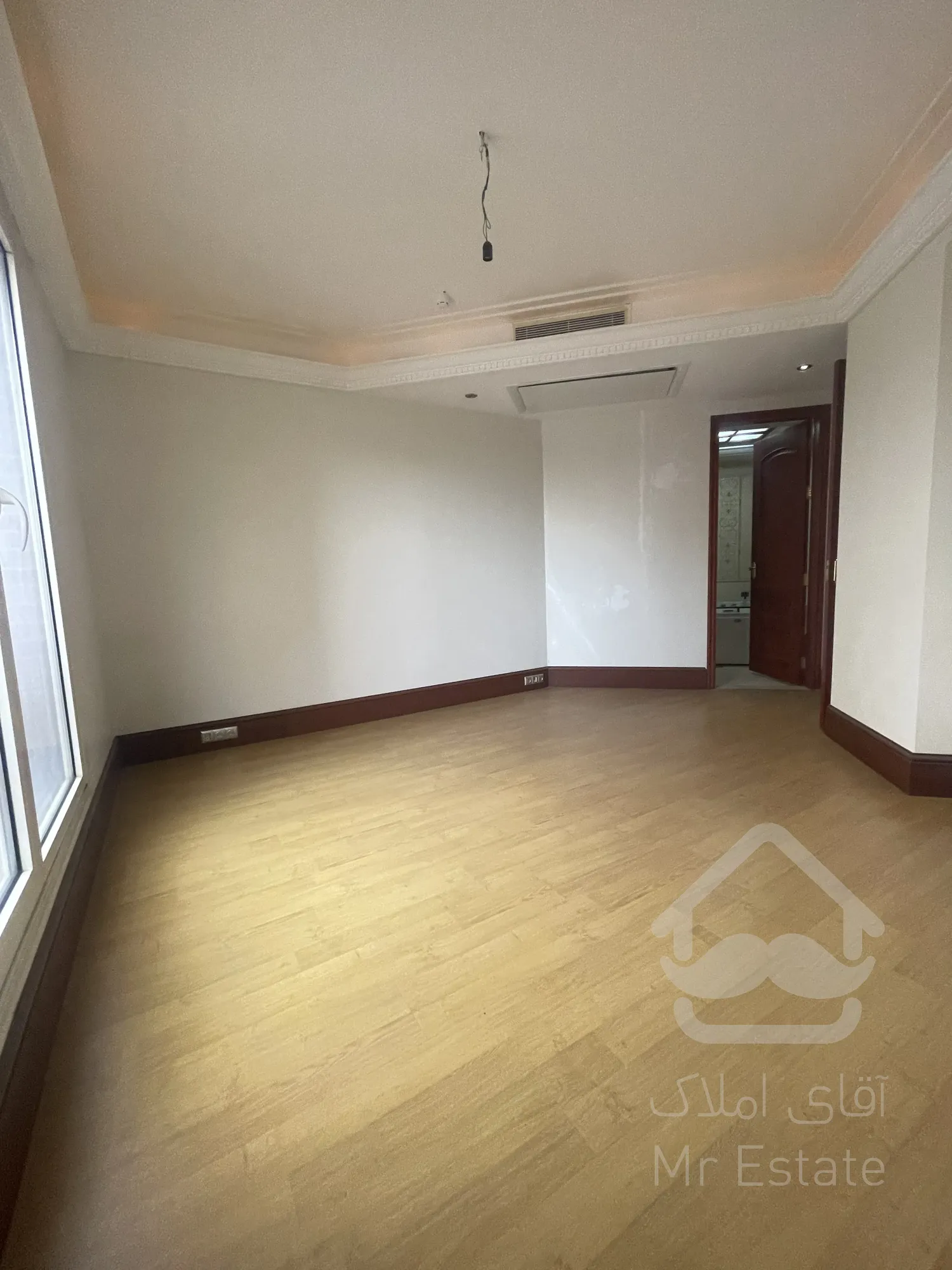 رهن و اجاره آپارتمان ۲۰۰متر نیاوران/۲پارکینگ