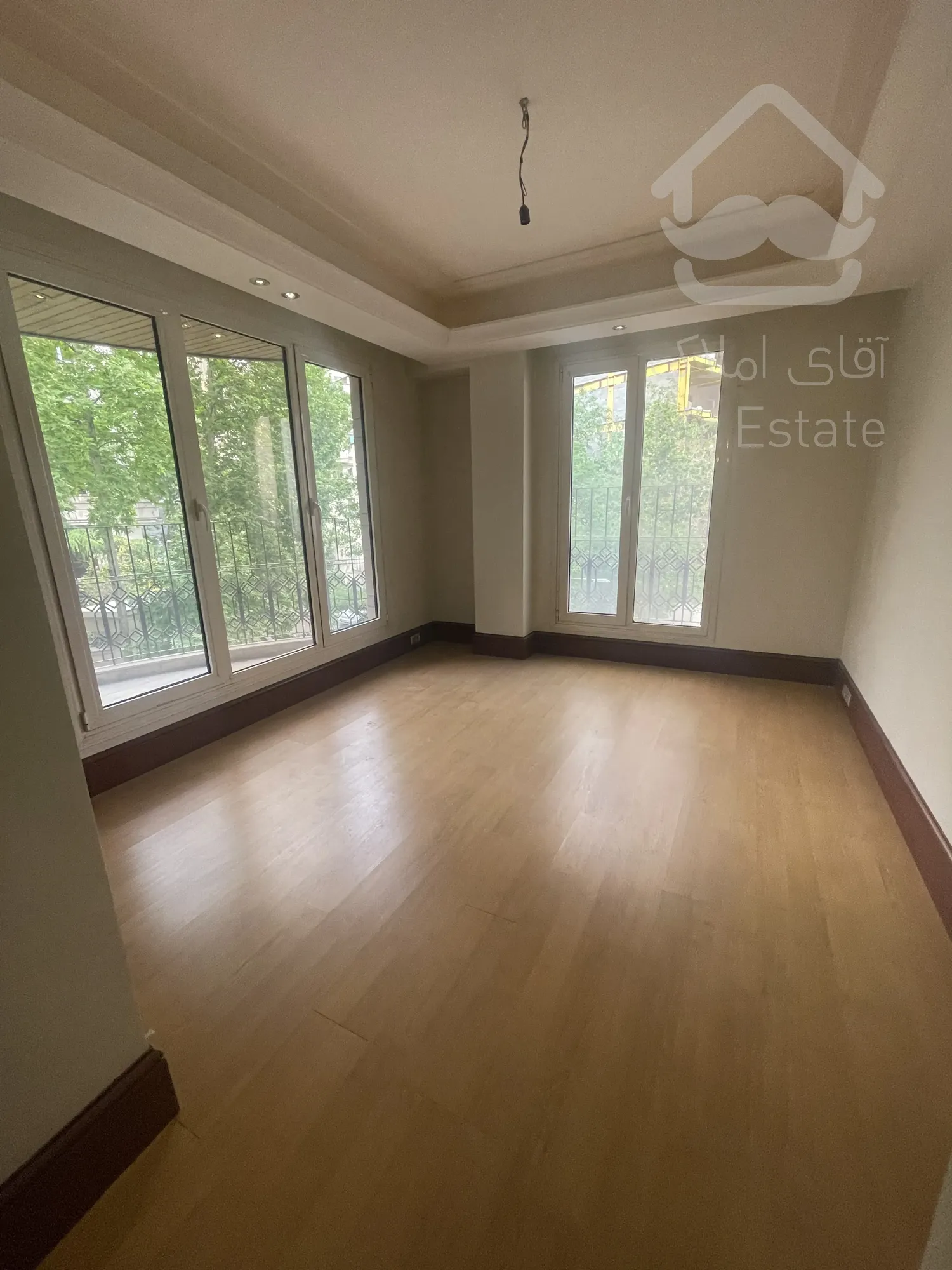 رهن و اجاره آپارتمان ۲۰۰متر نیاوران/۲پارکینگ