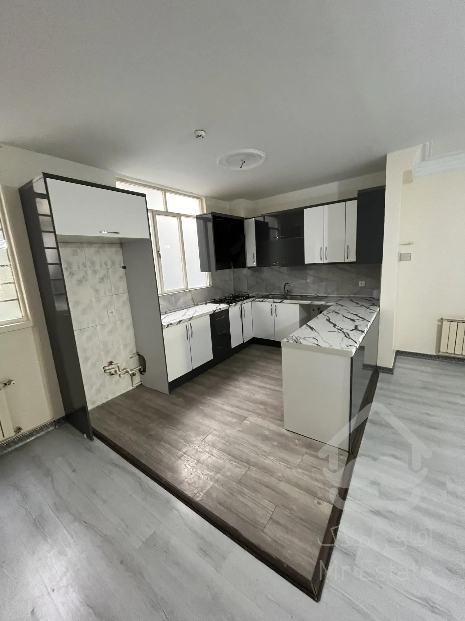 فروش آپارتمان ۹۰ متری در باغ فیض