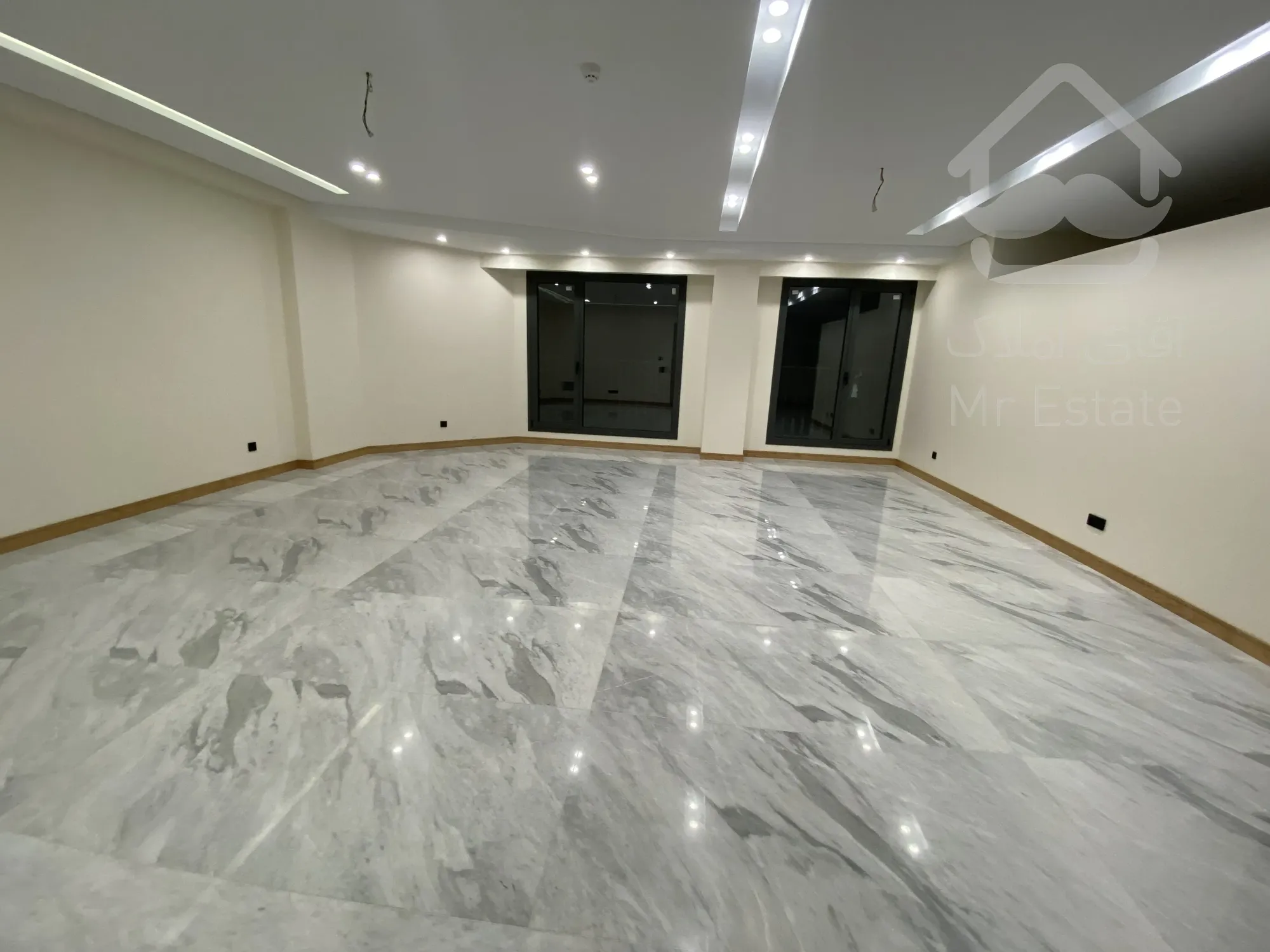 135متر ۳خواب | نوساز | سوپر لوکس ساختمان برند منطقه