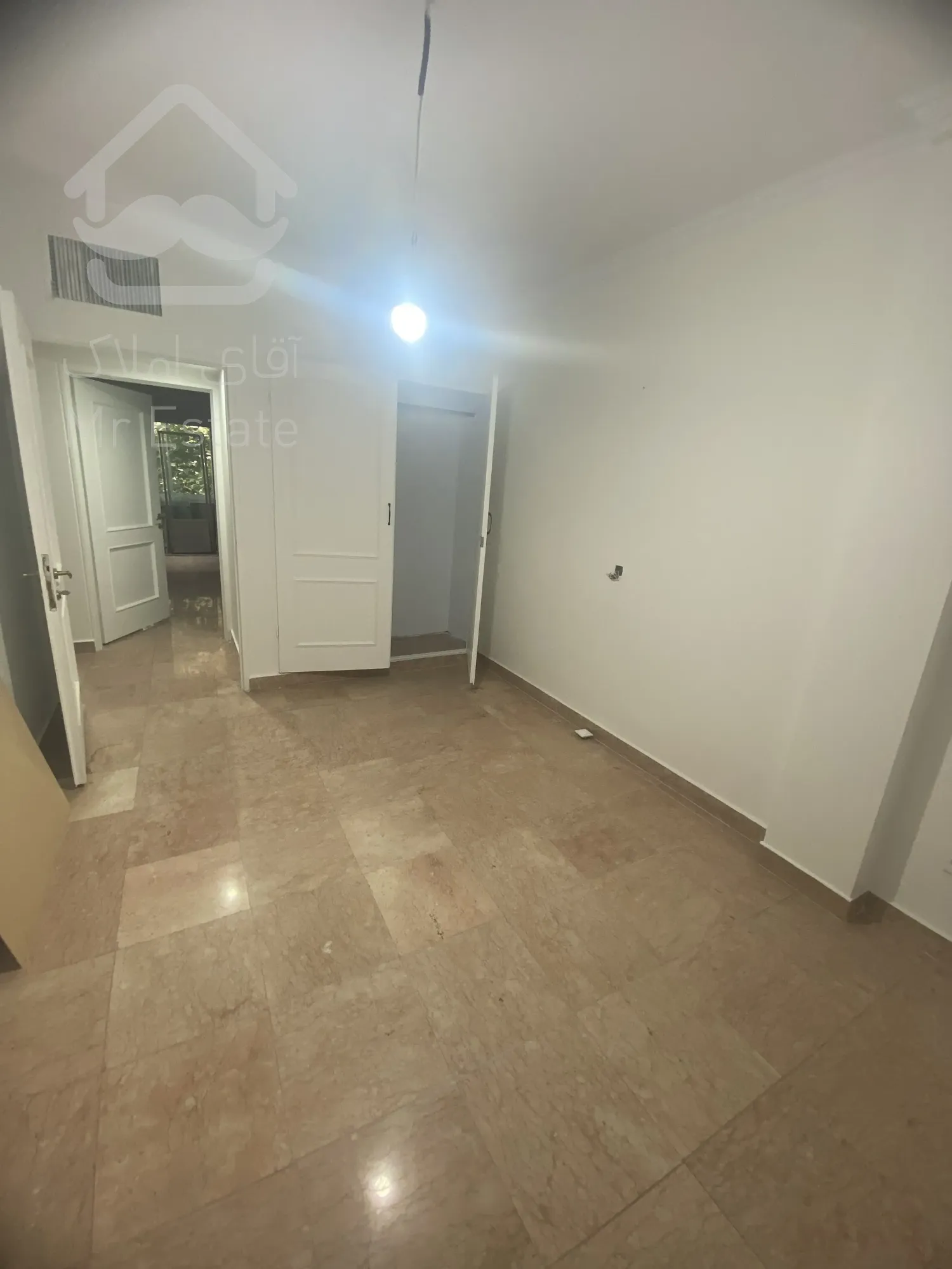 نیاوران ۱۵۰ متر لکیشن درجه یک