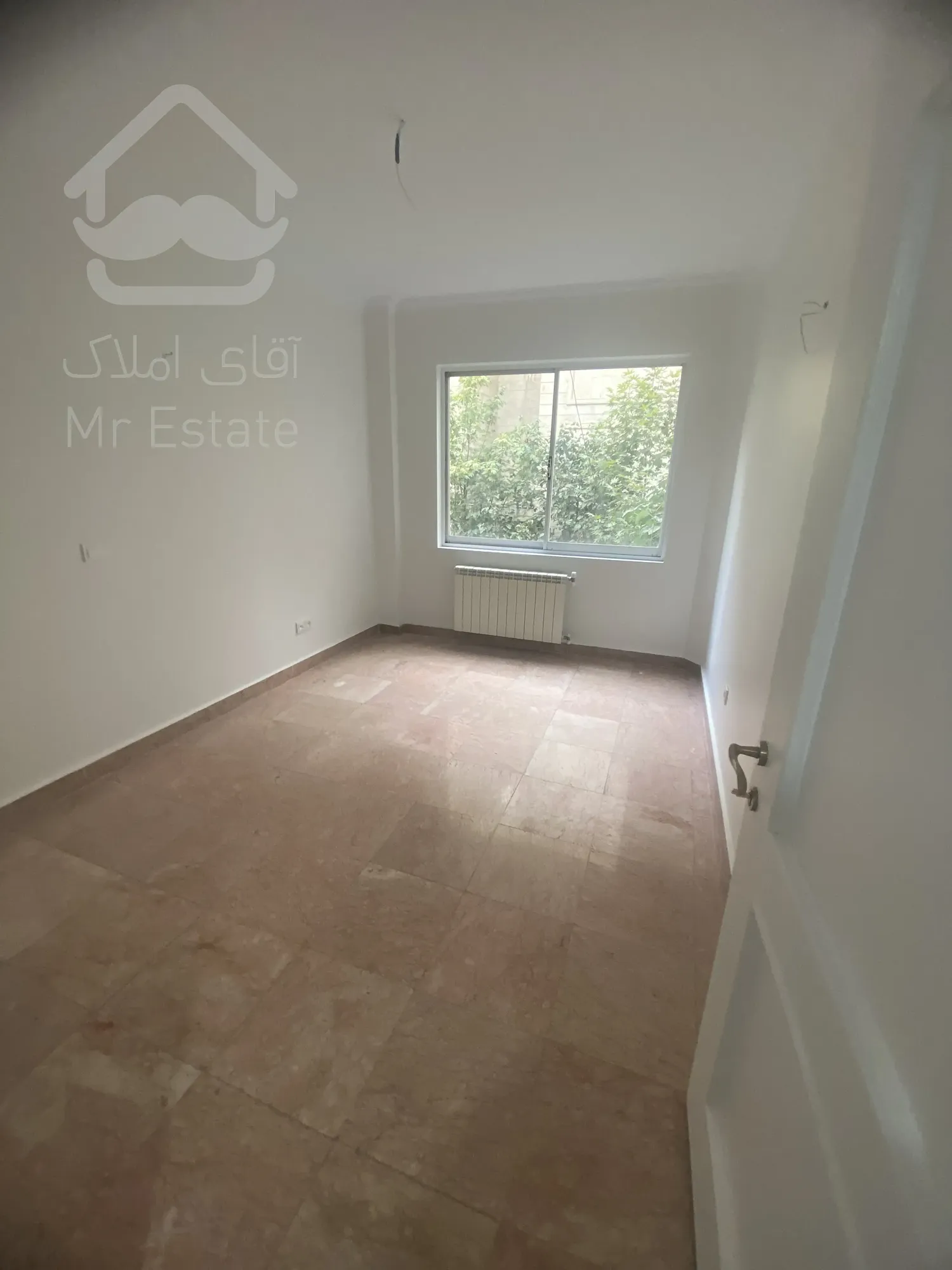 نیاوران ۱۵۰ متر لکیشن درجه یک