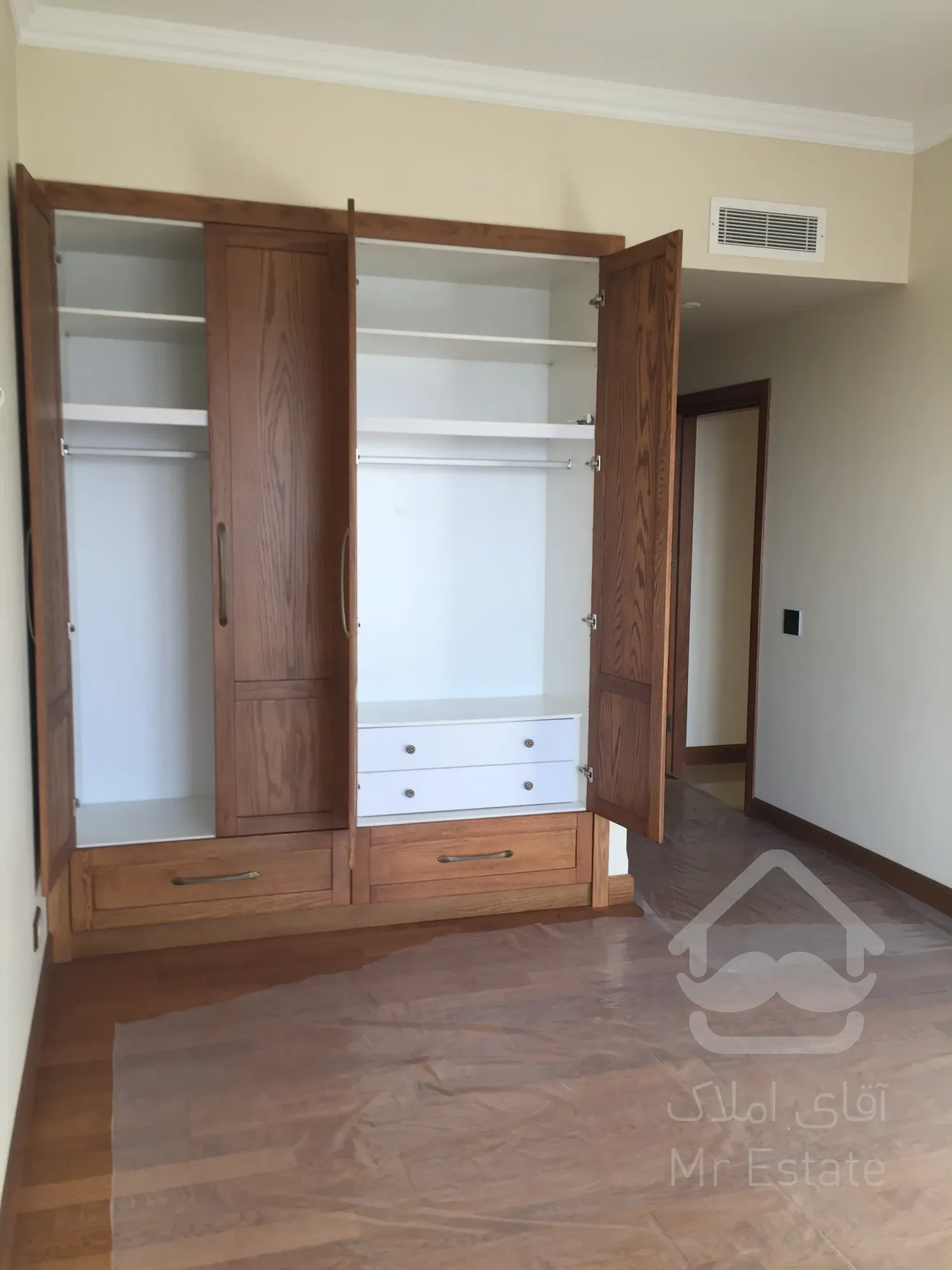 185 متر . برج باغ . نوساز / منطقه یک (کامرانیه شمالی)