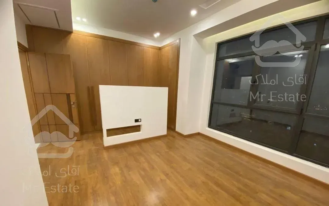 اپارتمان ۱۳۷ متری برای فروش در اندرزگو