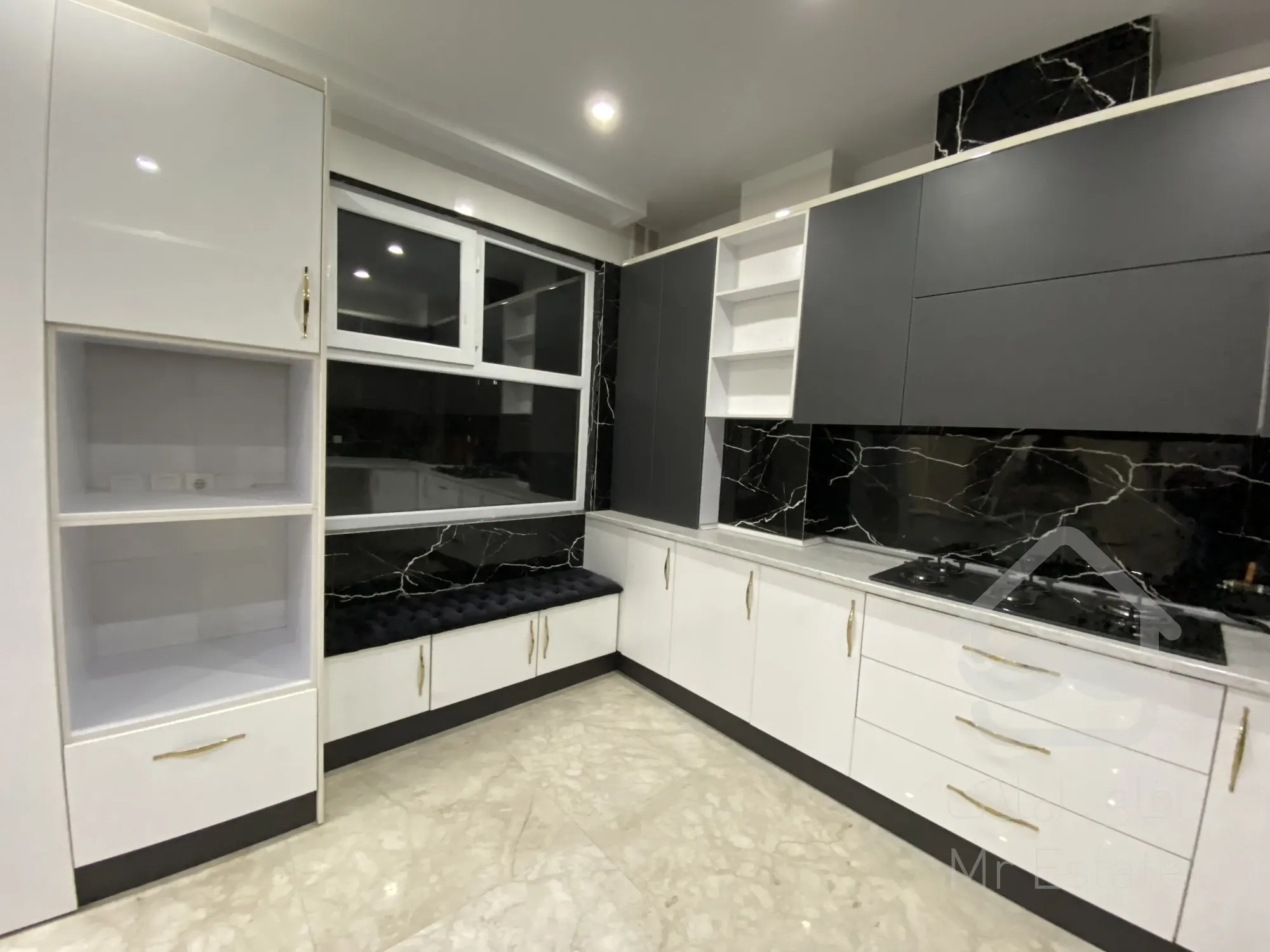 135متر ۳خواب | نوساز | سوپر لوکس ساختمان برند منطقه