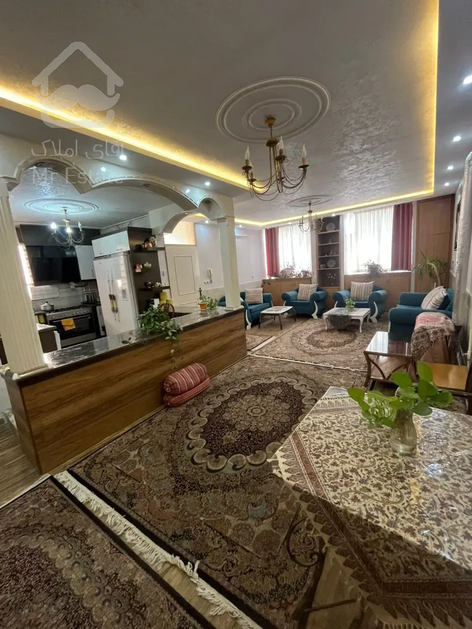 2طبقه مسکونی و 1 سویت بازسازی شده مقابل پارک قلمستان