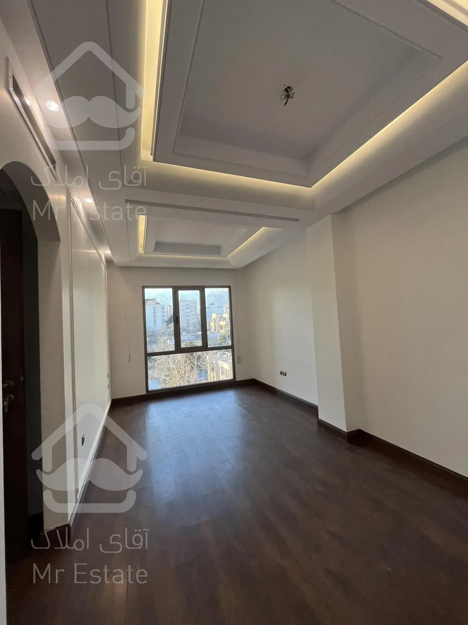 ١١٠٠ متر موقعيت اداري با قابليت سند اداري