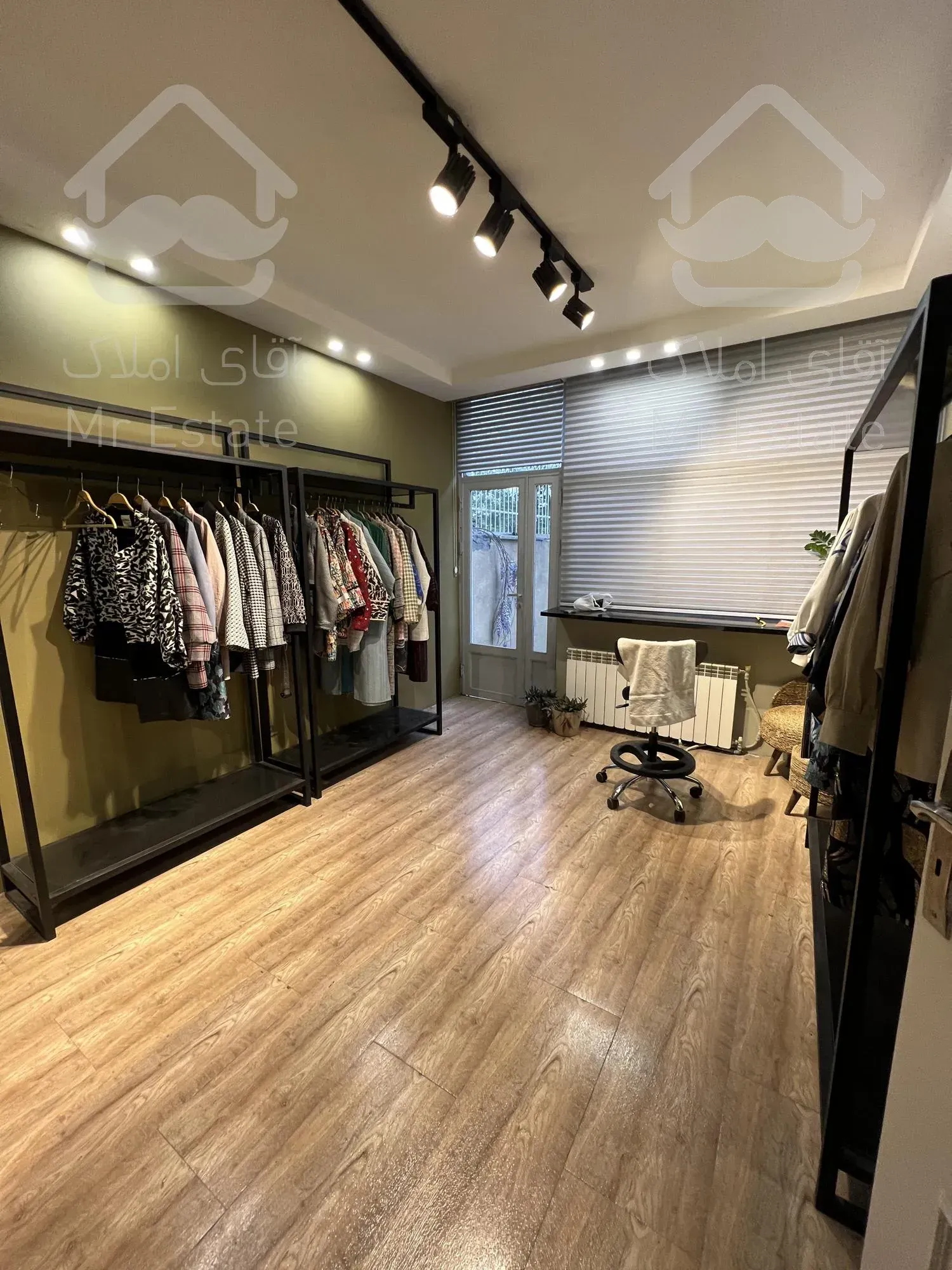 ۱۴۰ متر سه‌خواب مناسب اداری و مشاغل بدون‌تابلو