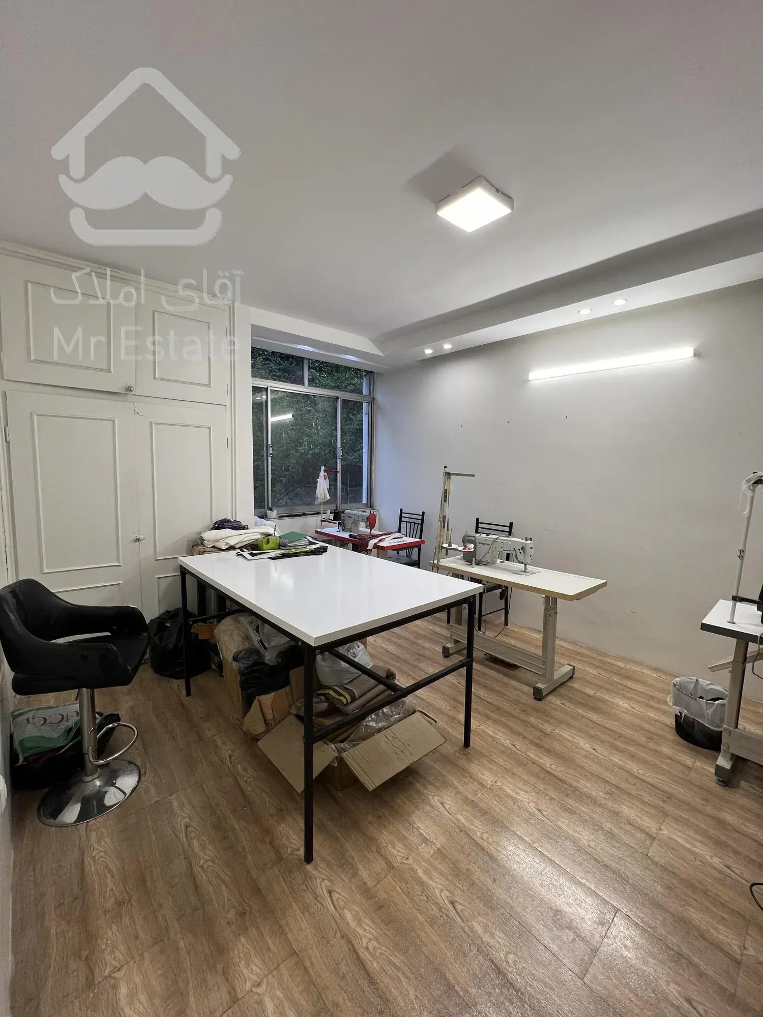 ۱۴۰ متر سه‌خواب مناسب اداری و مشاغل بدون‌تابلو