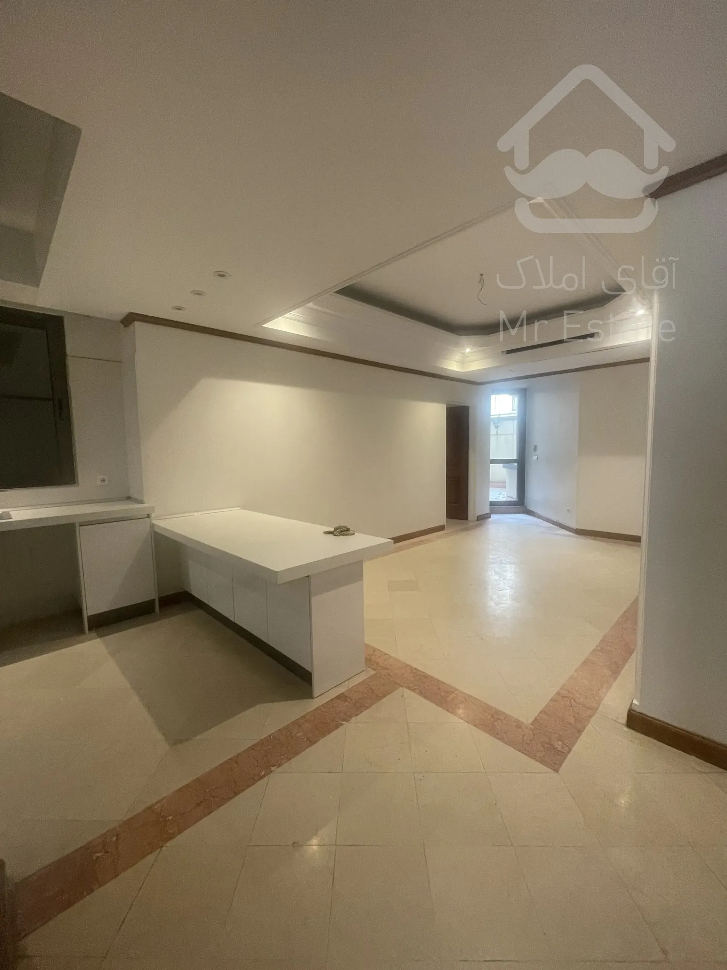 رهن و اجاره آپارتمان٢٤٠متر/فرمانيه/٢پاركينگ باكس