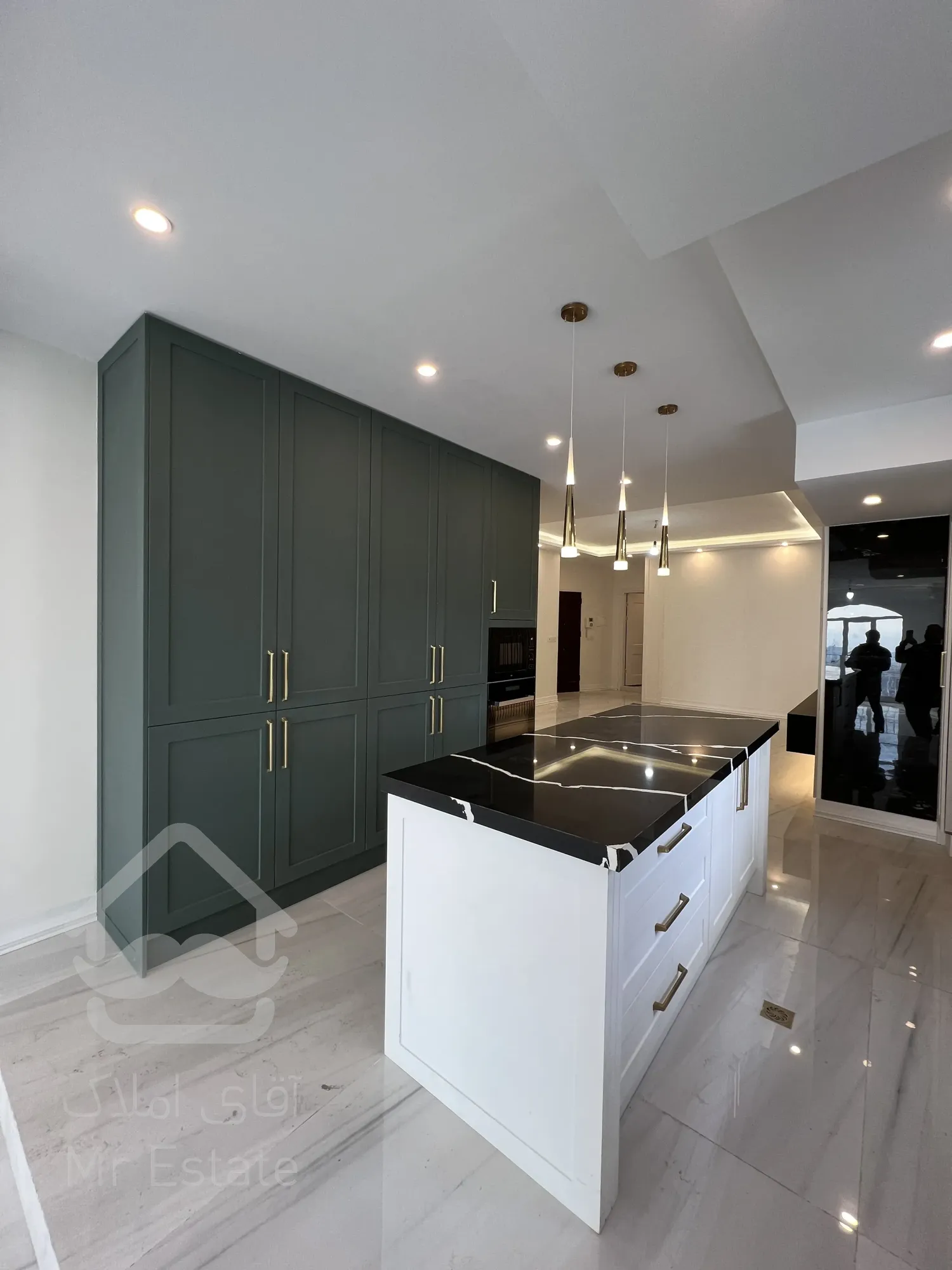 بام تهران اجودانیه ۱۴۳متر ۳خ فو ( زیر قیمت فوری)