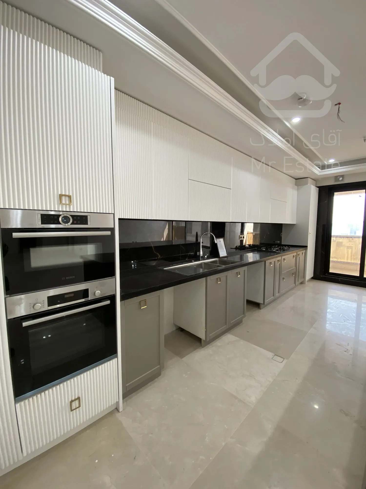 فروش آپارتمان 214متری 3خواب رونیکاپالاس قیطریه