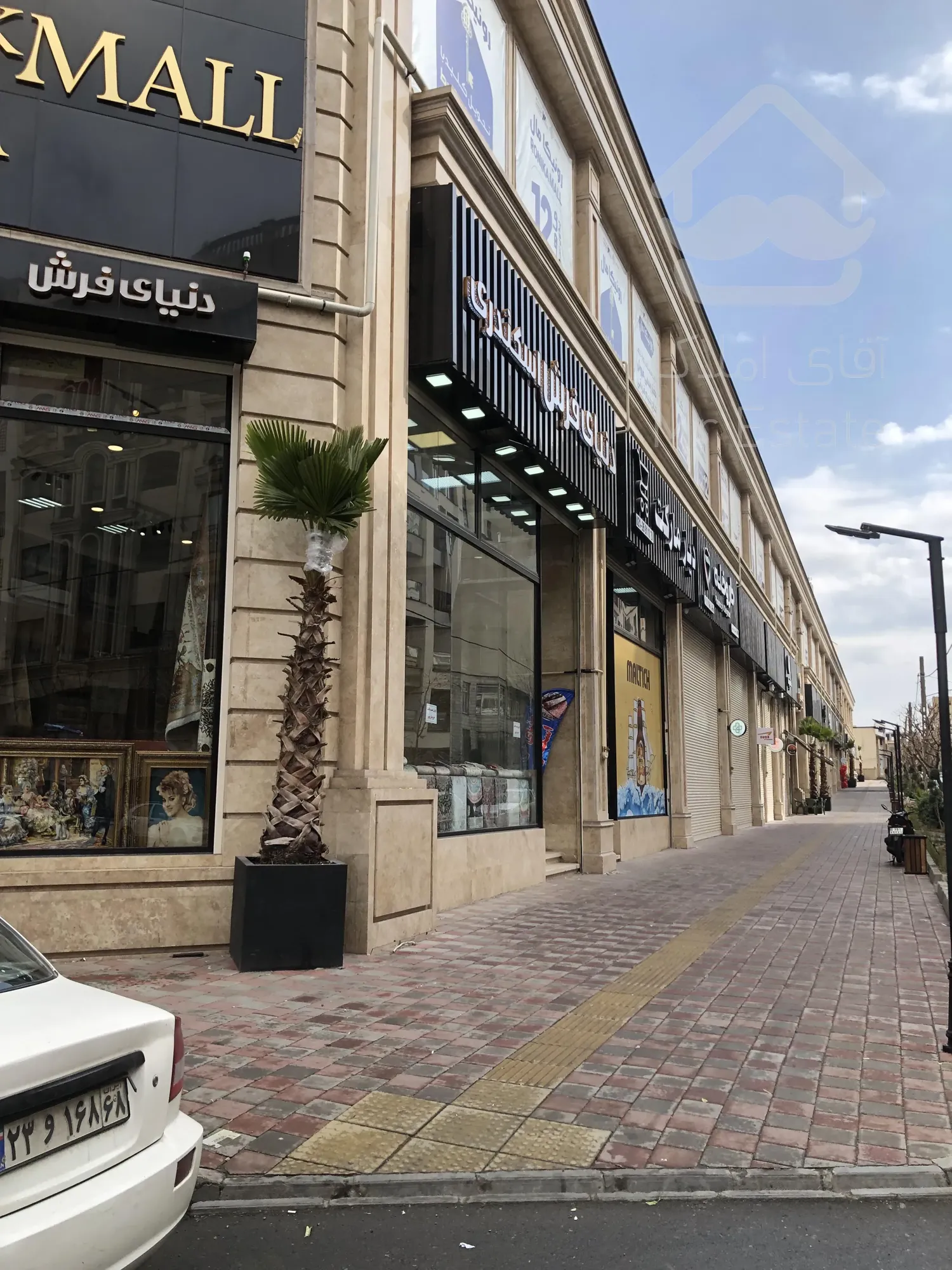 فروش مغازه 23 متری در رونیکا مال پاسداران با سند تک برگ تجاری و سرقفلی