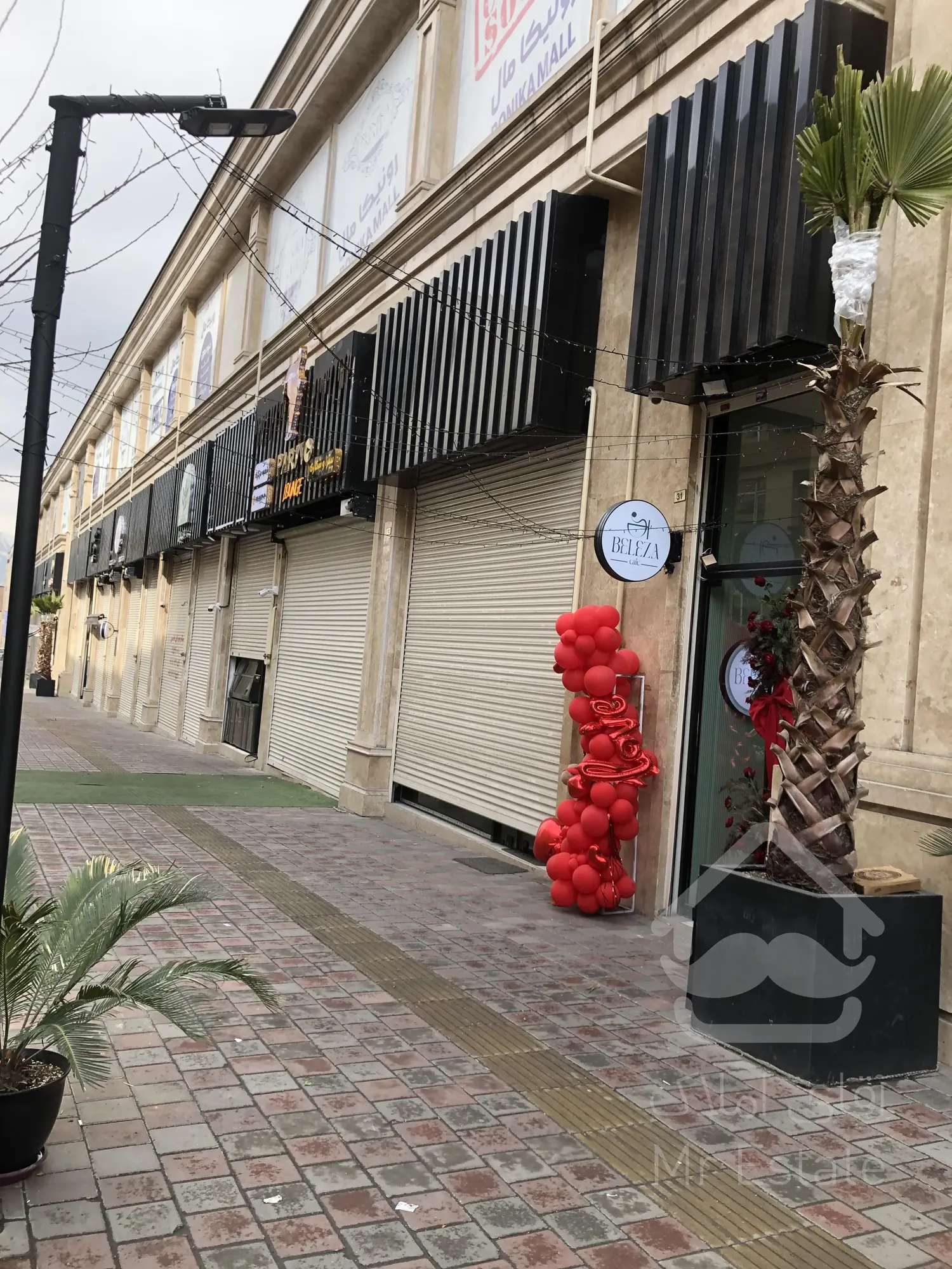 فروش مغازه 56 متر در رونیکا مال پاسداران با شرایط پرداخت متفاوت