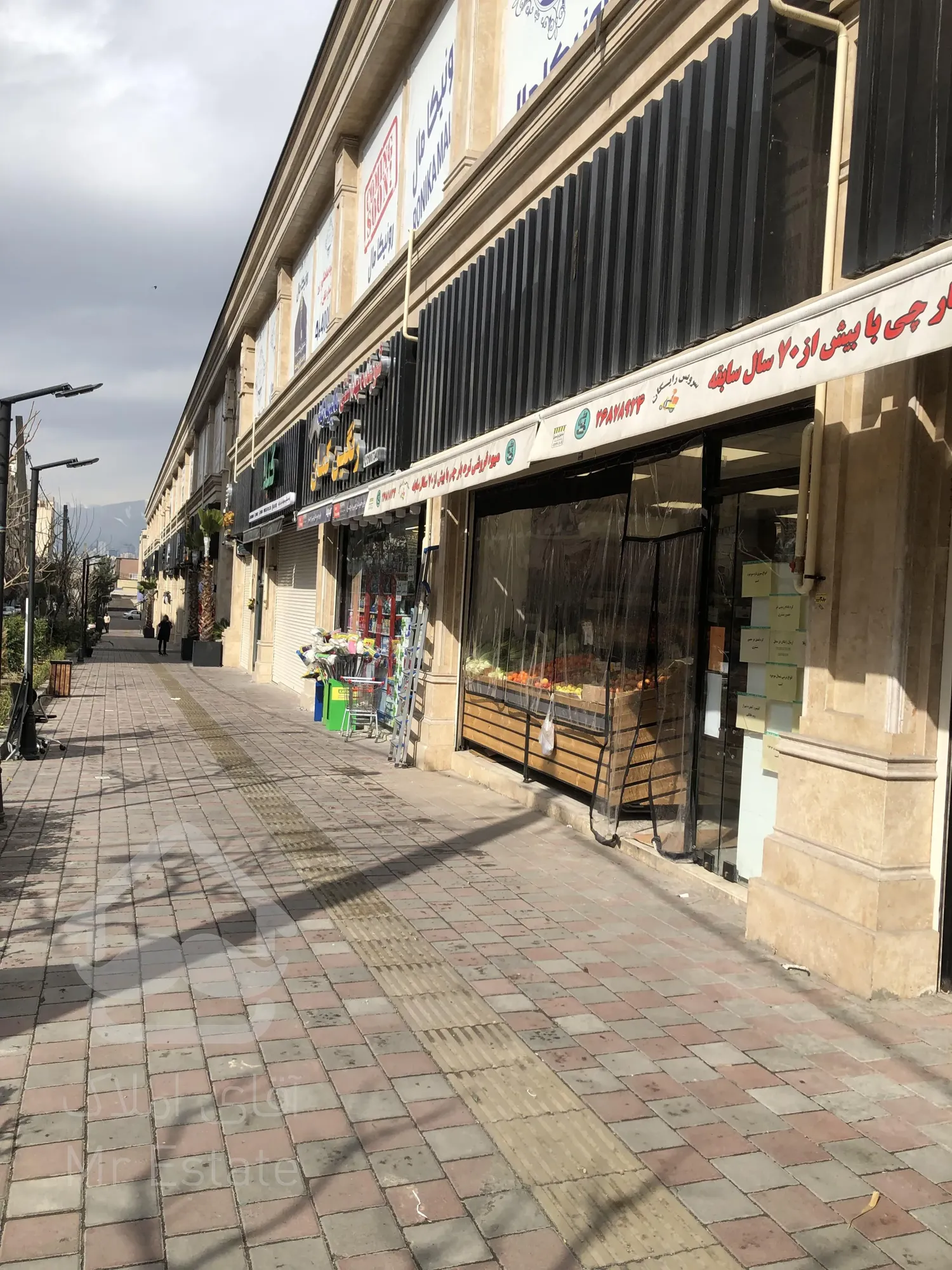 فروش مغازه 36 متری در رونیکا مال پاسداران با شرایط تحویل فوری