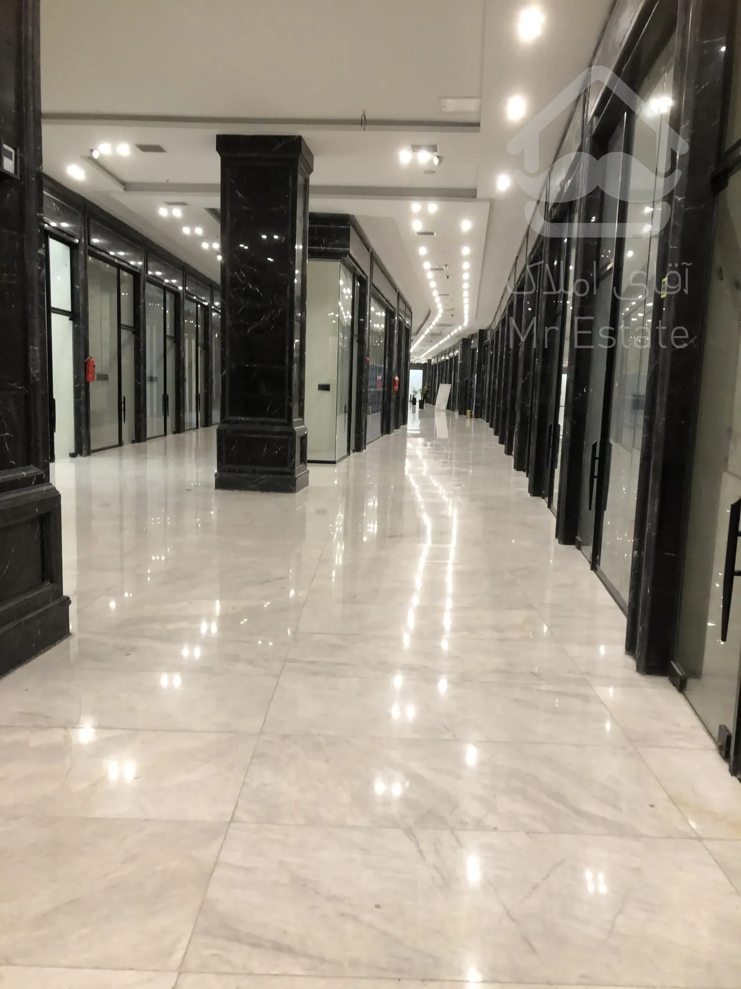 اجاره مغازه 19 متری در رونیکا مال پاسداران مناسب همه اصناف