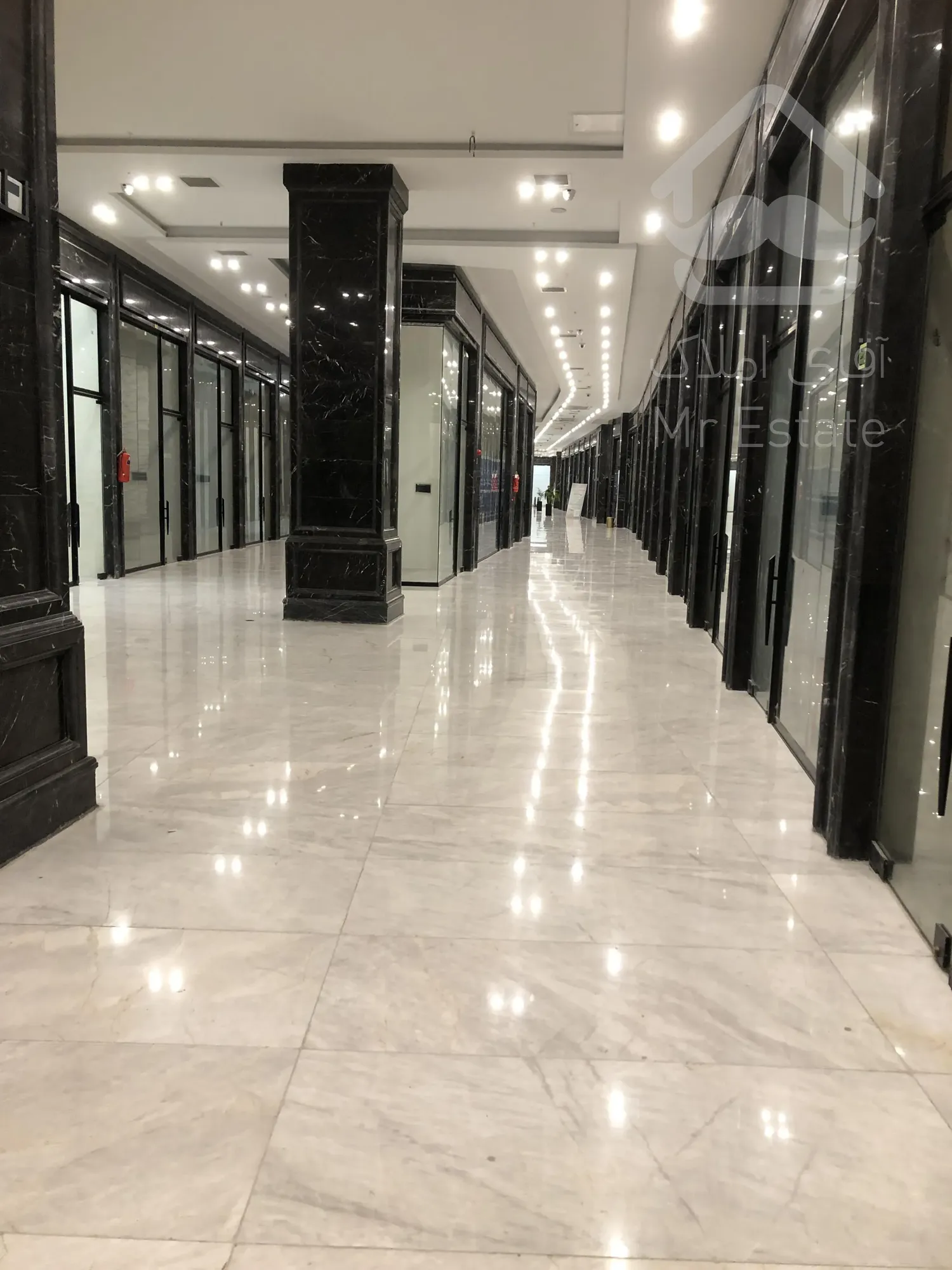 فروش  مغازه های لاکچری در رونیکا مال پاسداران