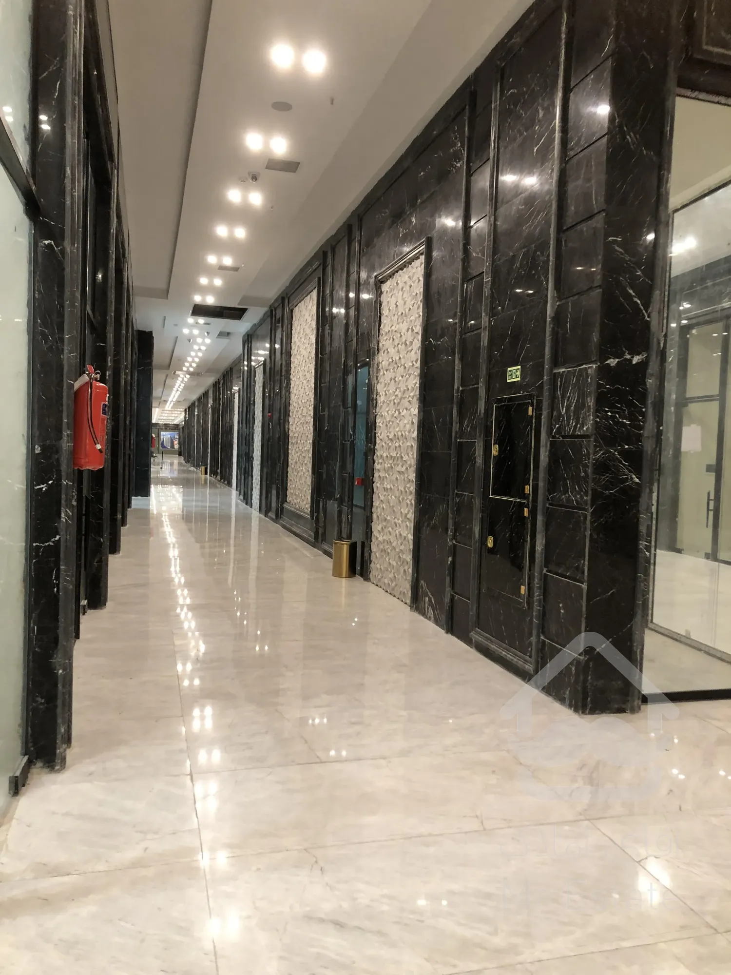 اجاره مغازه لاکچری مناسب همه اصناف در رونیکا مال پاسداران