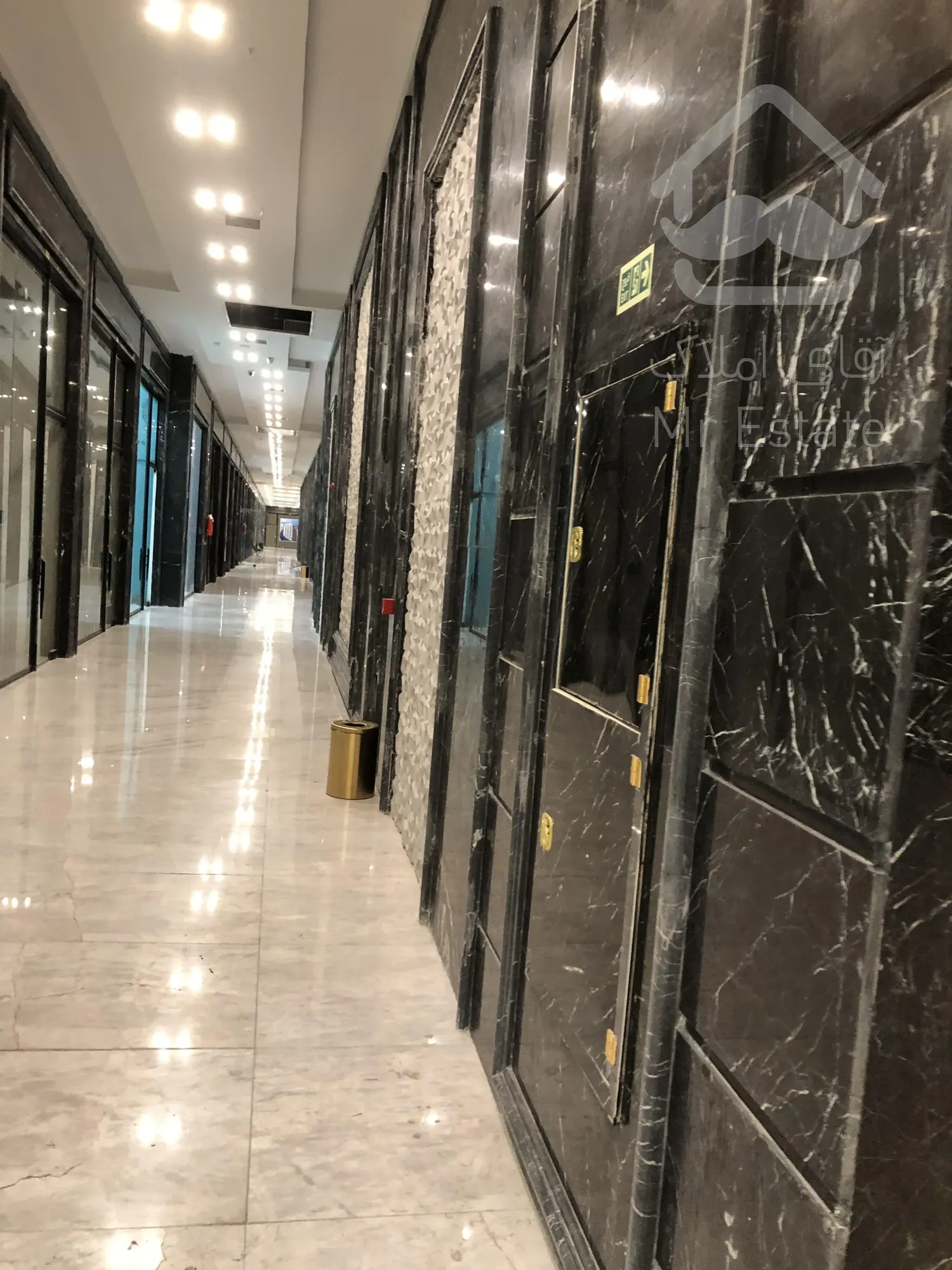 فروش مغازه لاکچری 19 متری در رونیکا مال پاسداران