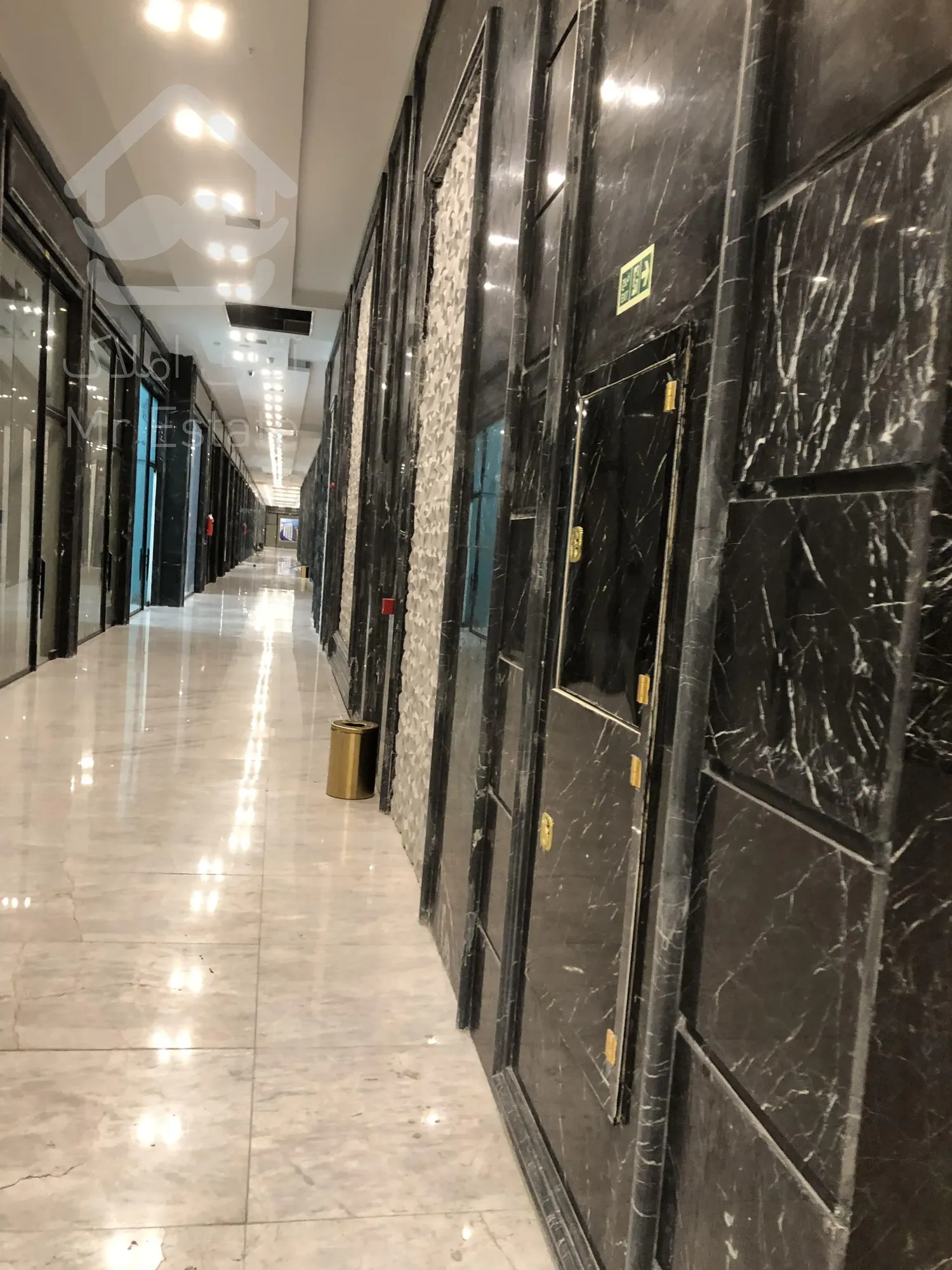 فروش مغازه 36 متری در رونیکا مال پاسداران با شرایط تحویل فوری