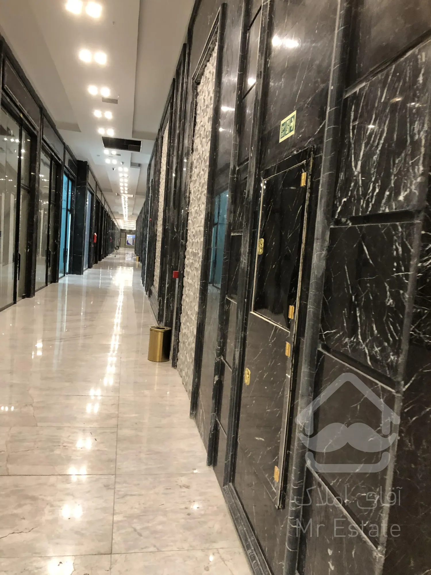 فروش مغازه 39 متری با شرایط اقساط در رونیکا مال پاسداران